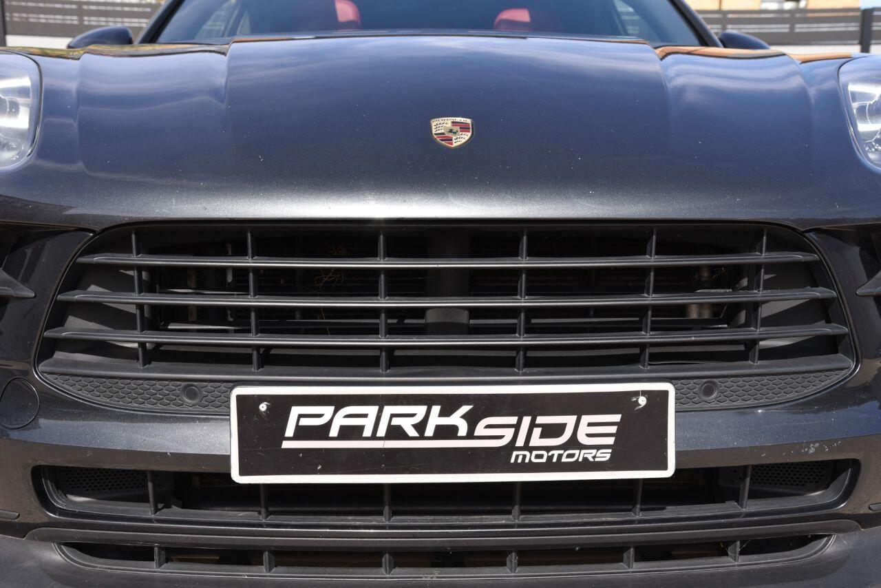 Porsche Macan view 13