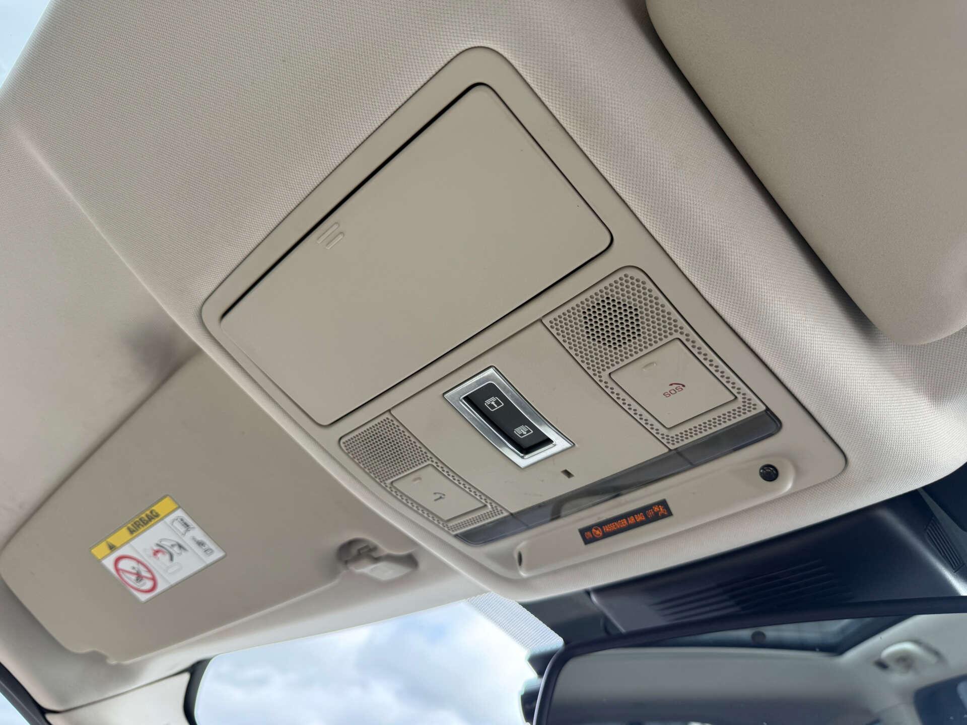 Land Rover Discovery Sport view 47