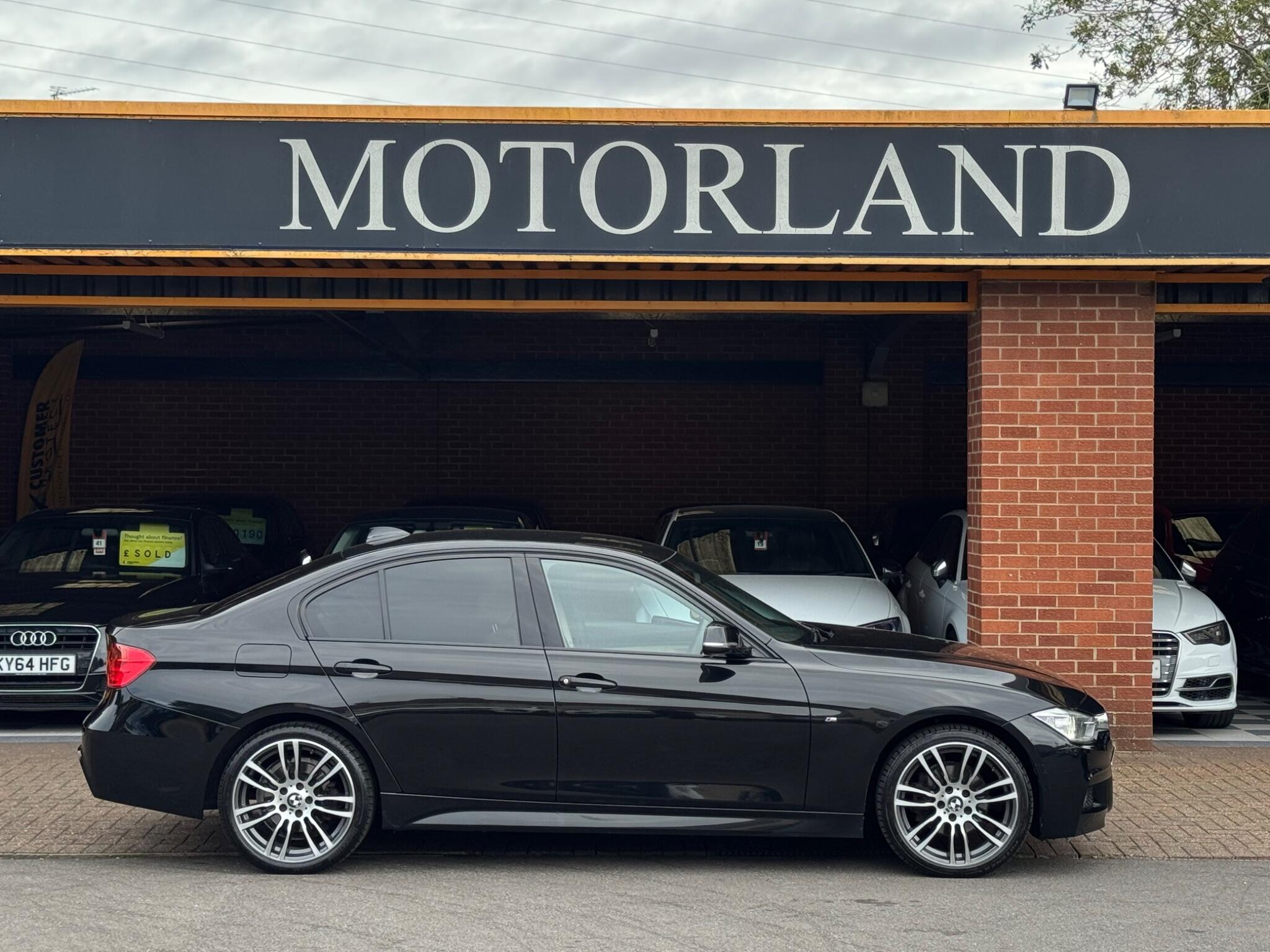BMW 3 Series view 4