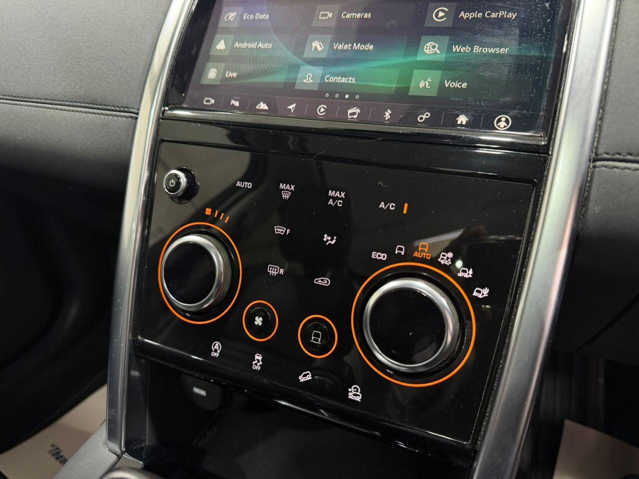 Land Rover Discovery Sport view 30