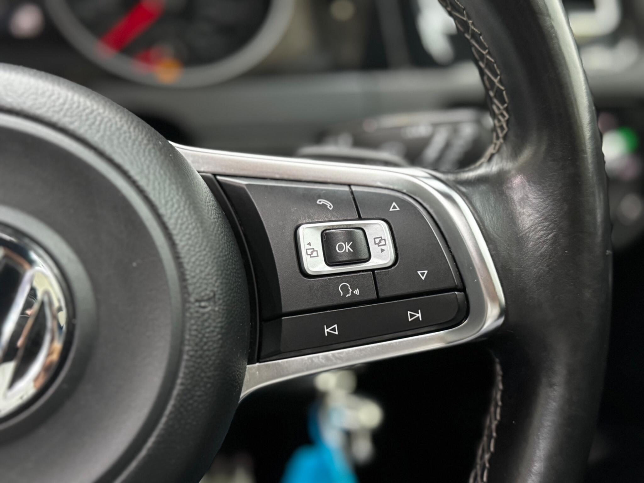 Volkswagen Golf view 34