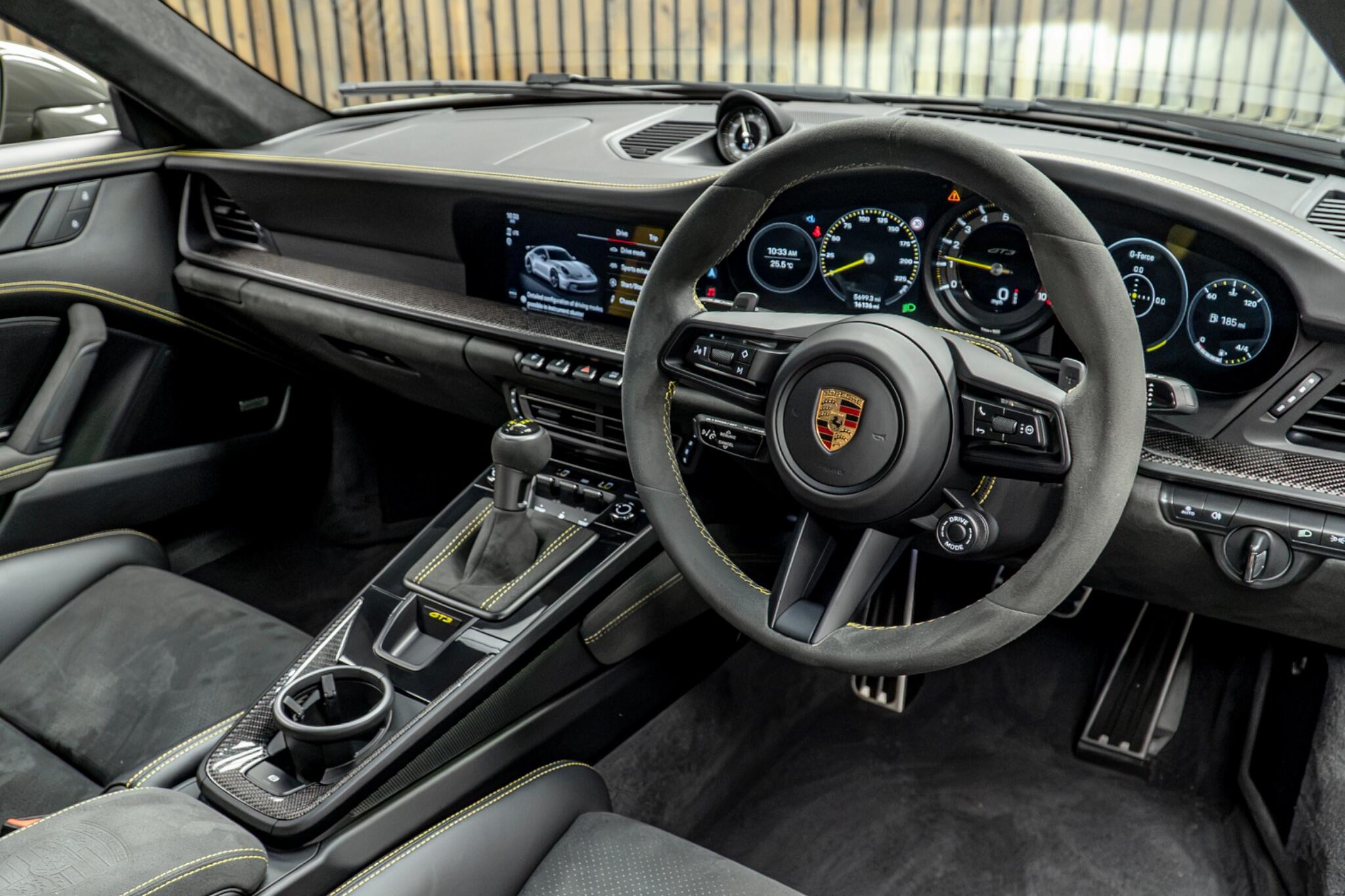 Porsche 911 view 23