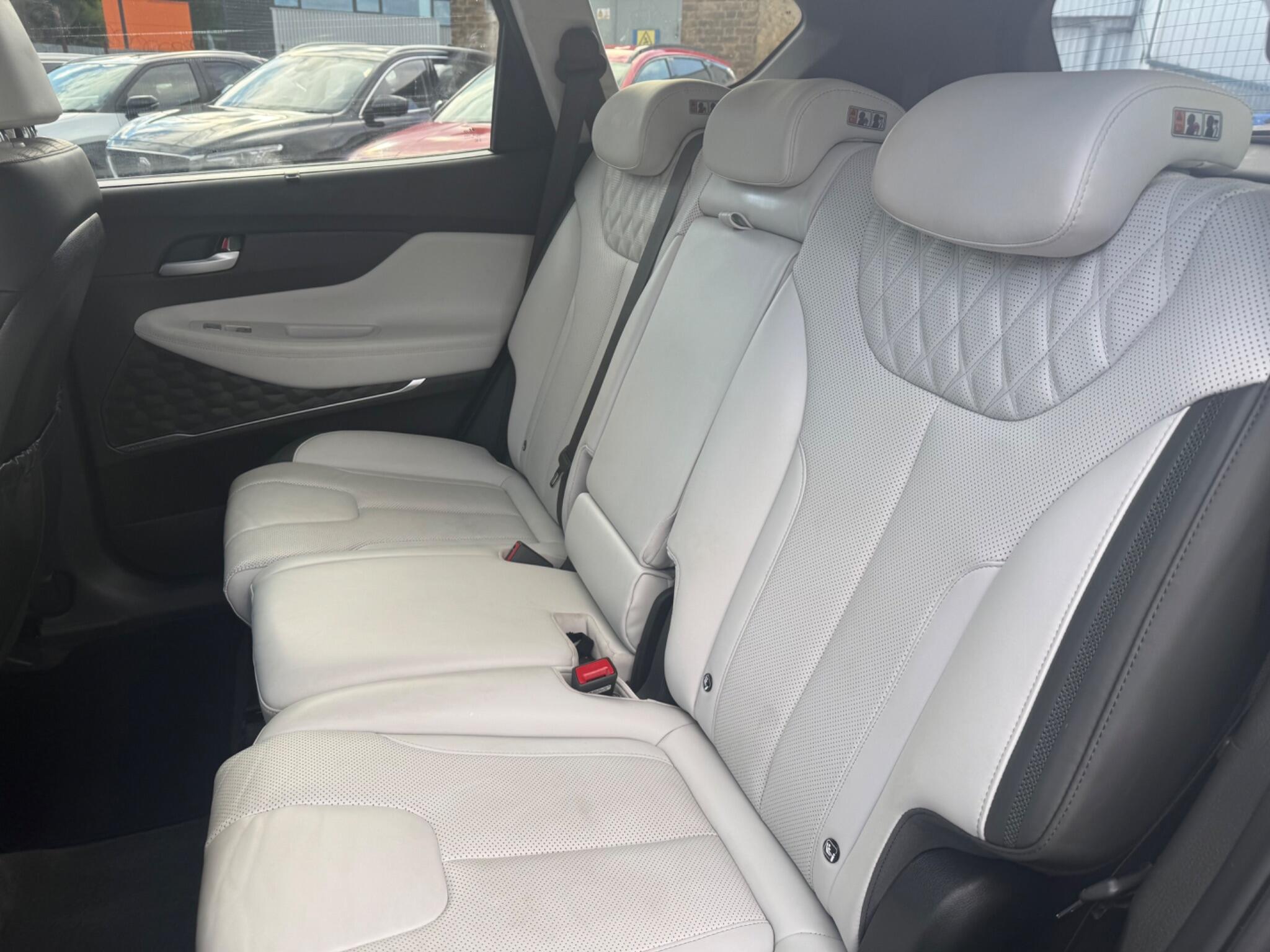 Hyundai Santa Fe view 15