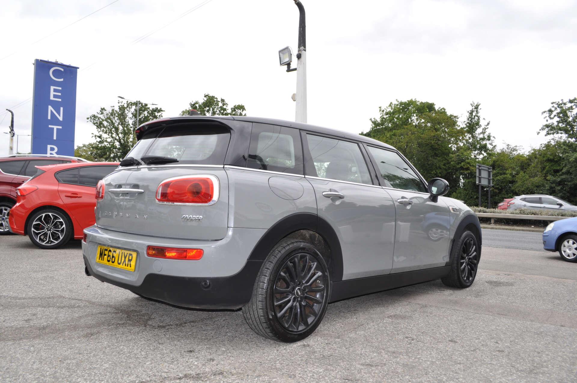 Mini Clubman view 36