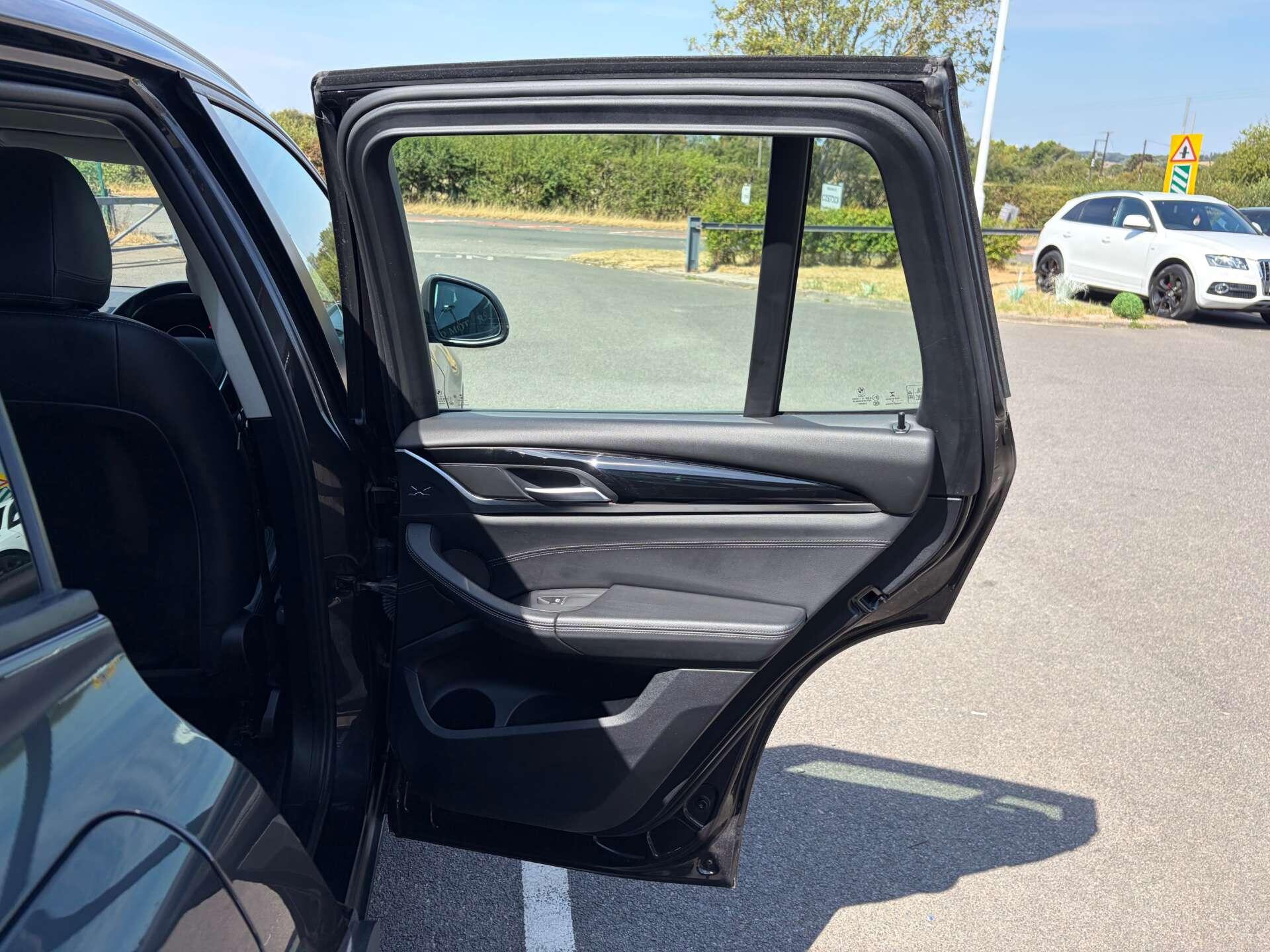 BMW X3 view 27