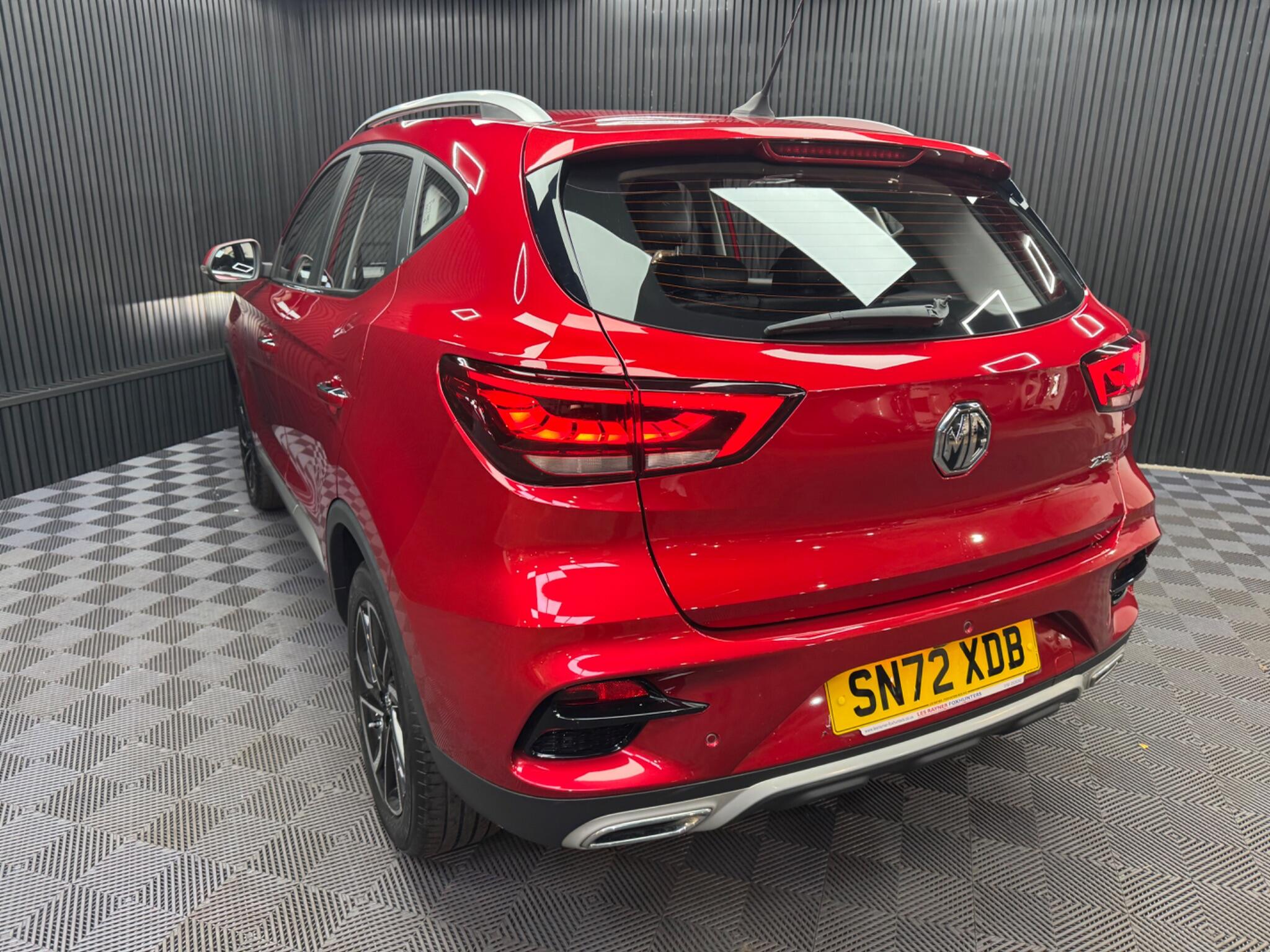 MG ZS view 29