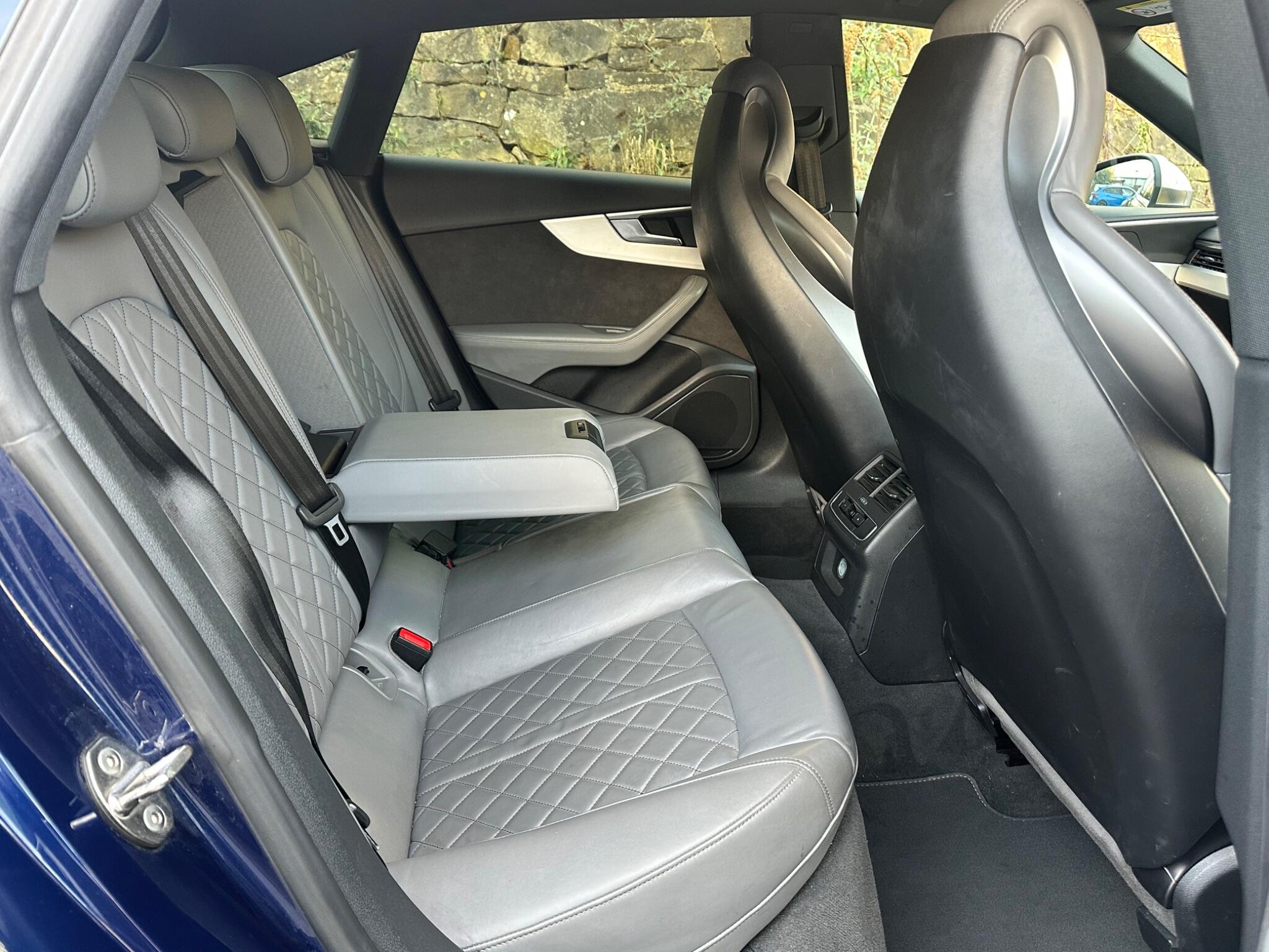 Audi S5 view 11