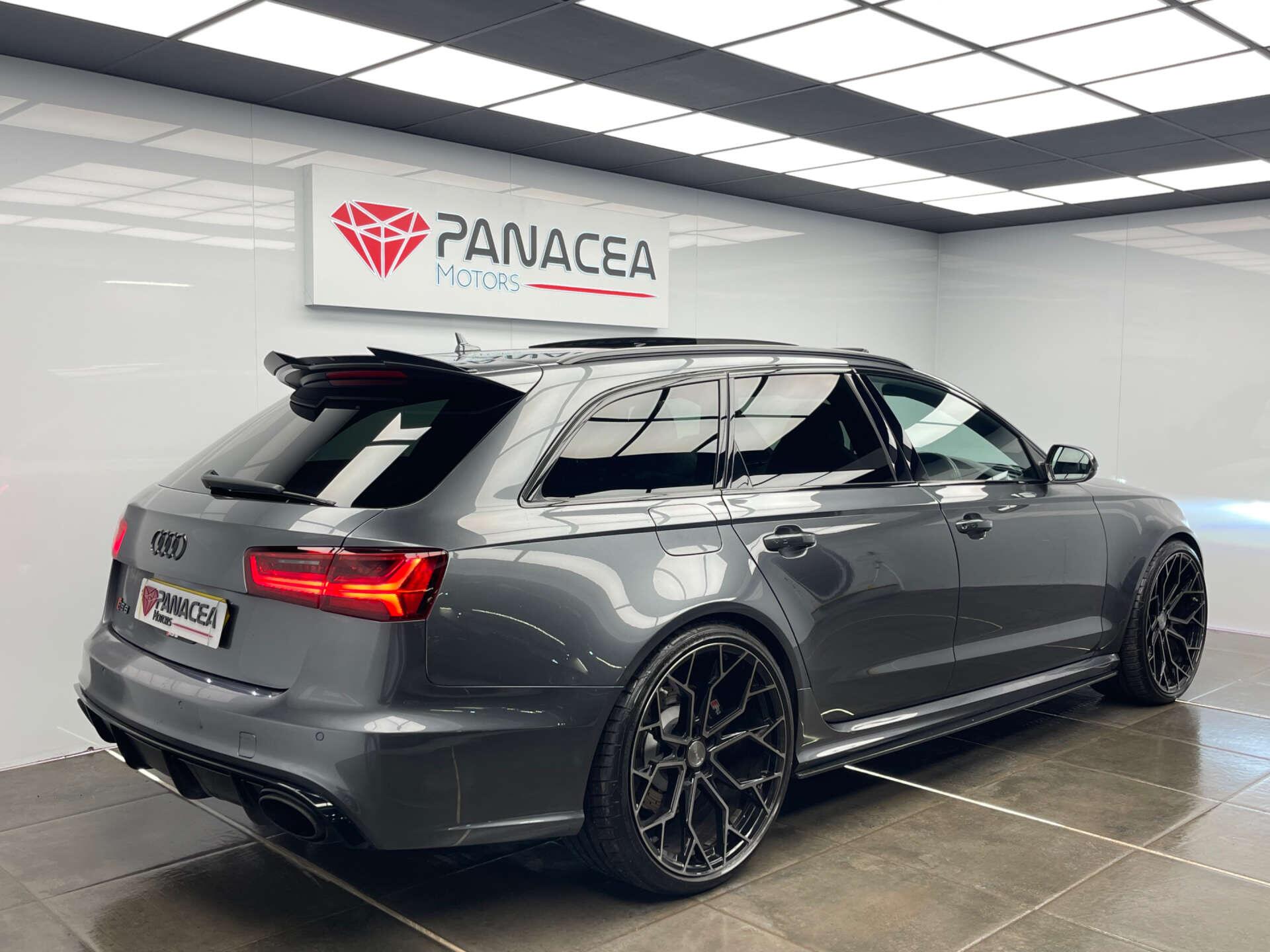 Audi RS6 Avant view 6