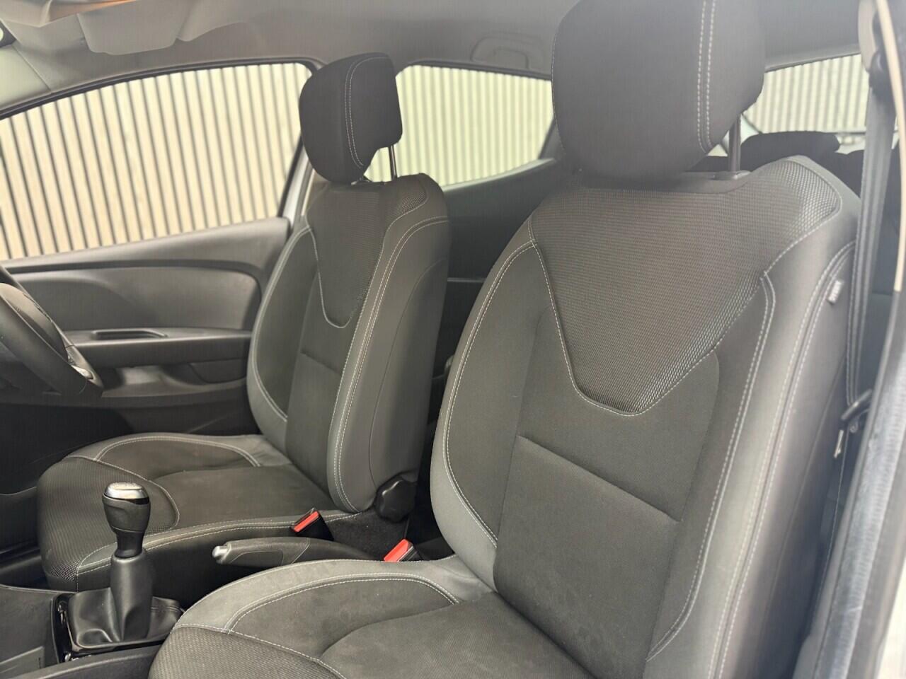 Renault Clio view 6