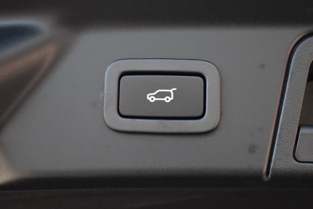Land Rover Range Rover Velar view 50