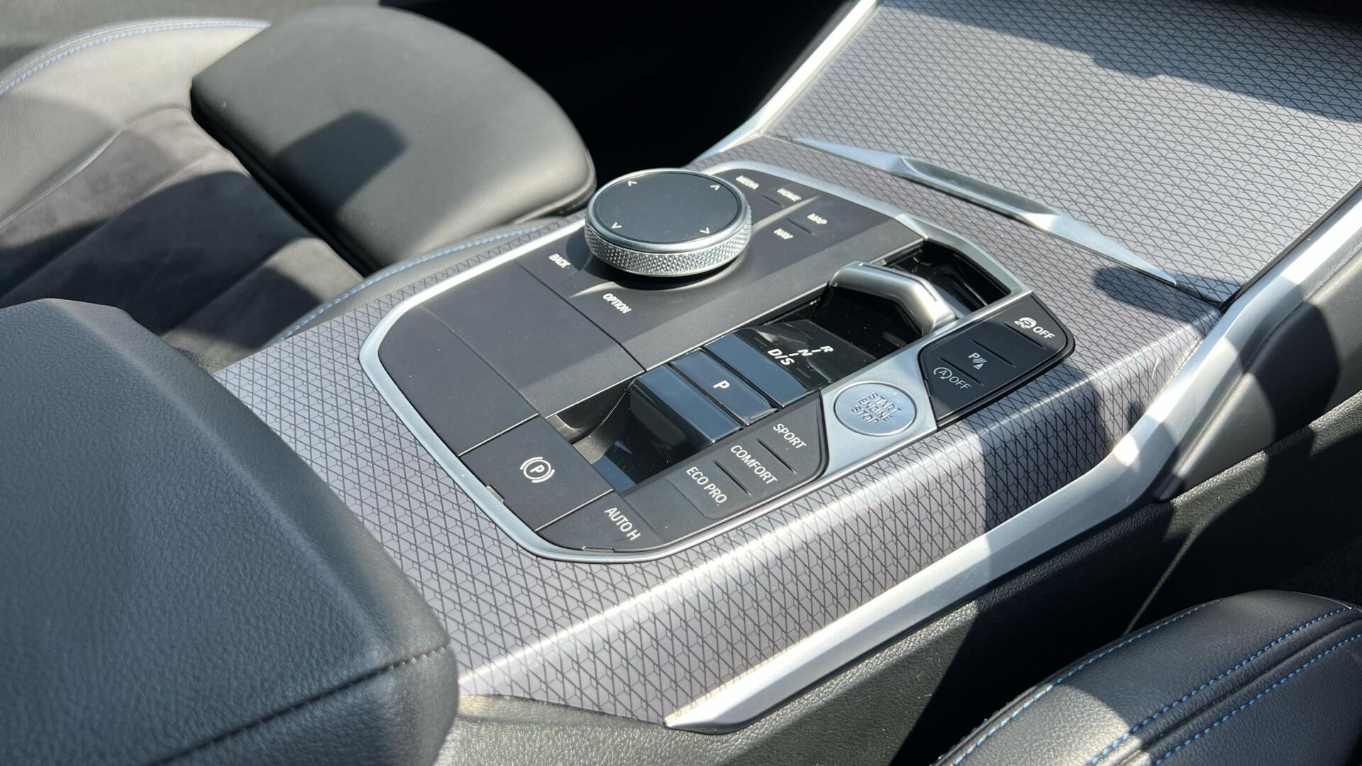 BMW 3 Series view 10