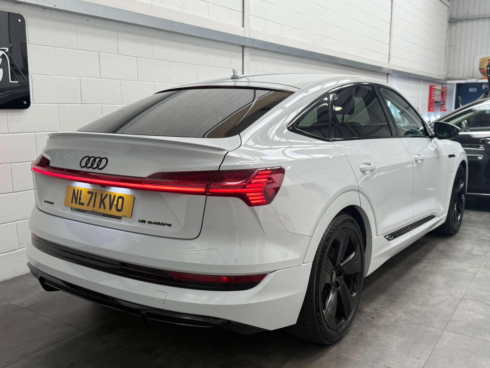 Audi E-Tron view 8