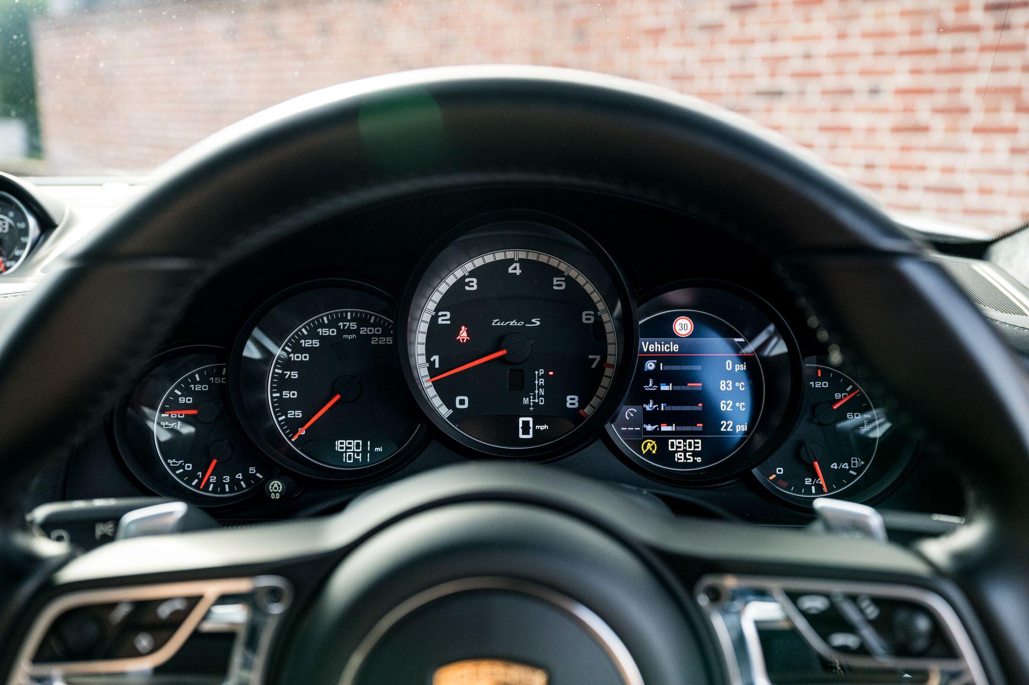 Porsche 911 view 50