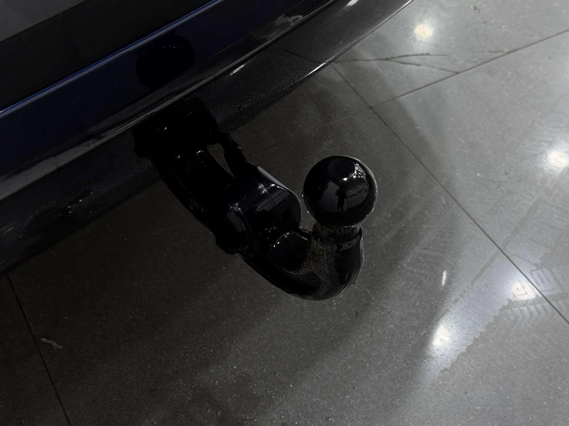 Jaguar F-Pace view 26