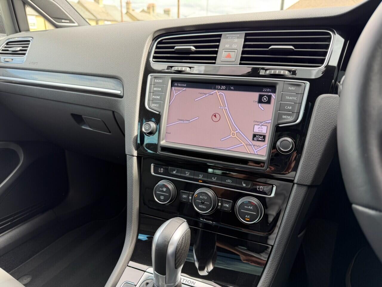 Volkswagen Golf view 28