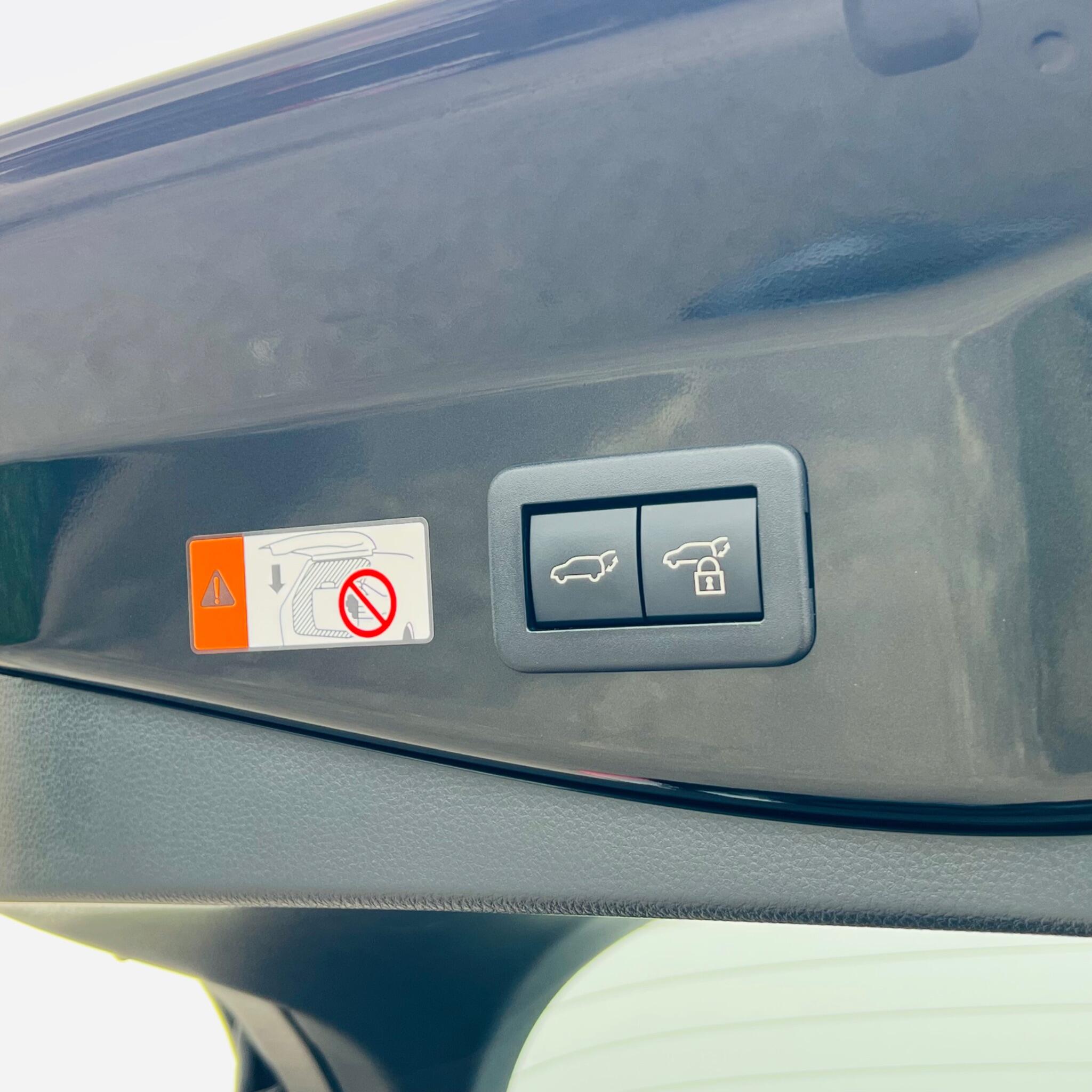 Toyota C-HR view 18