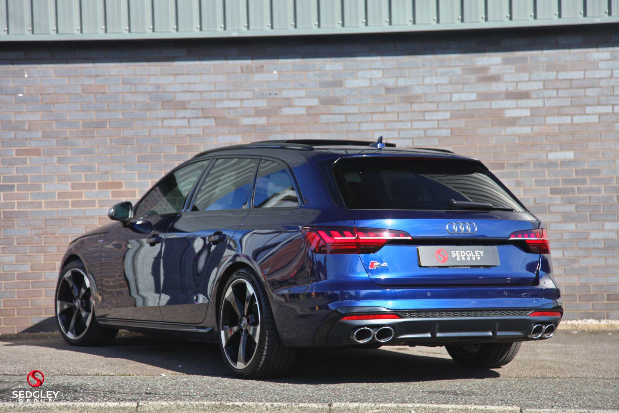 Audi S4 view 7