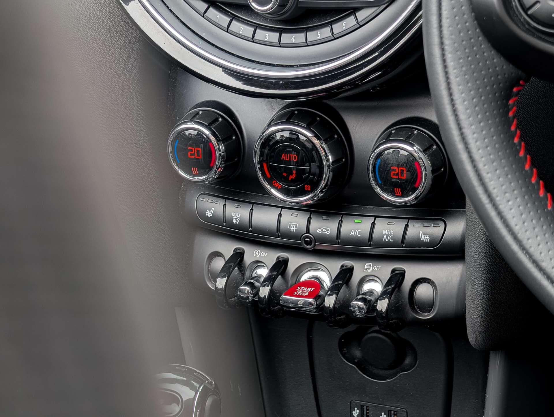 Mini Convertible view 43