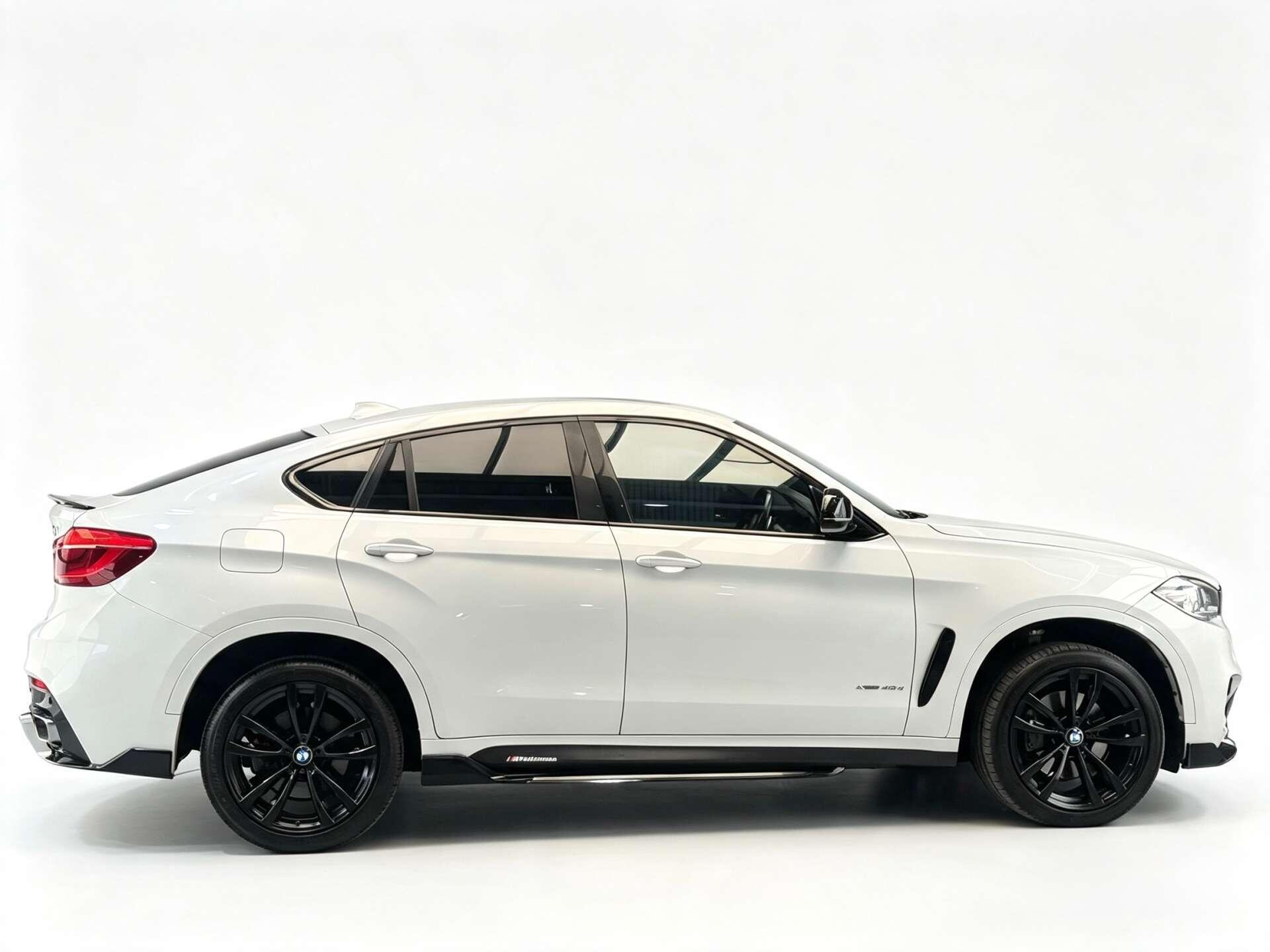 BMW X6 view 12