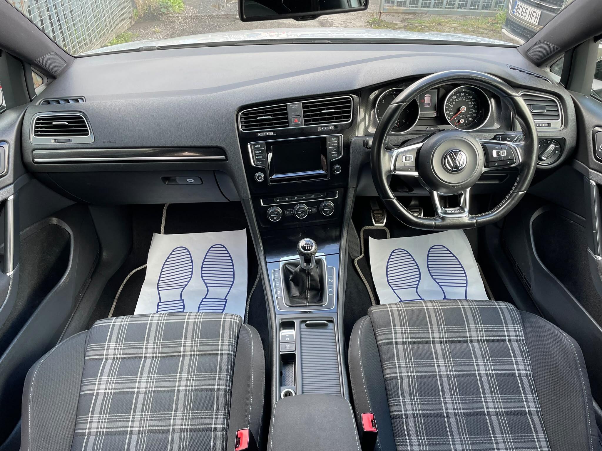 Volkswagen Golf view 24