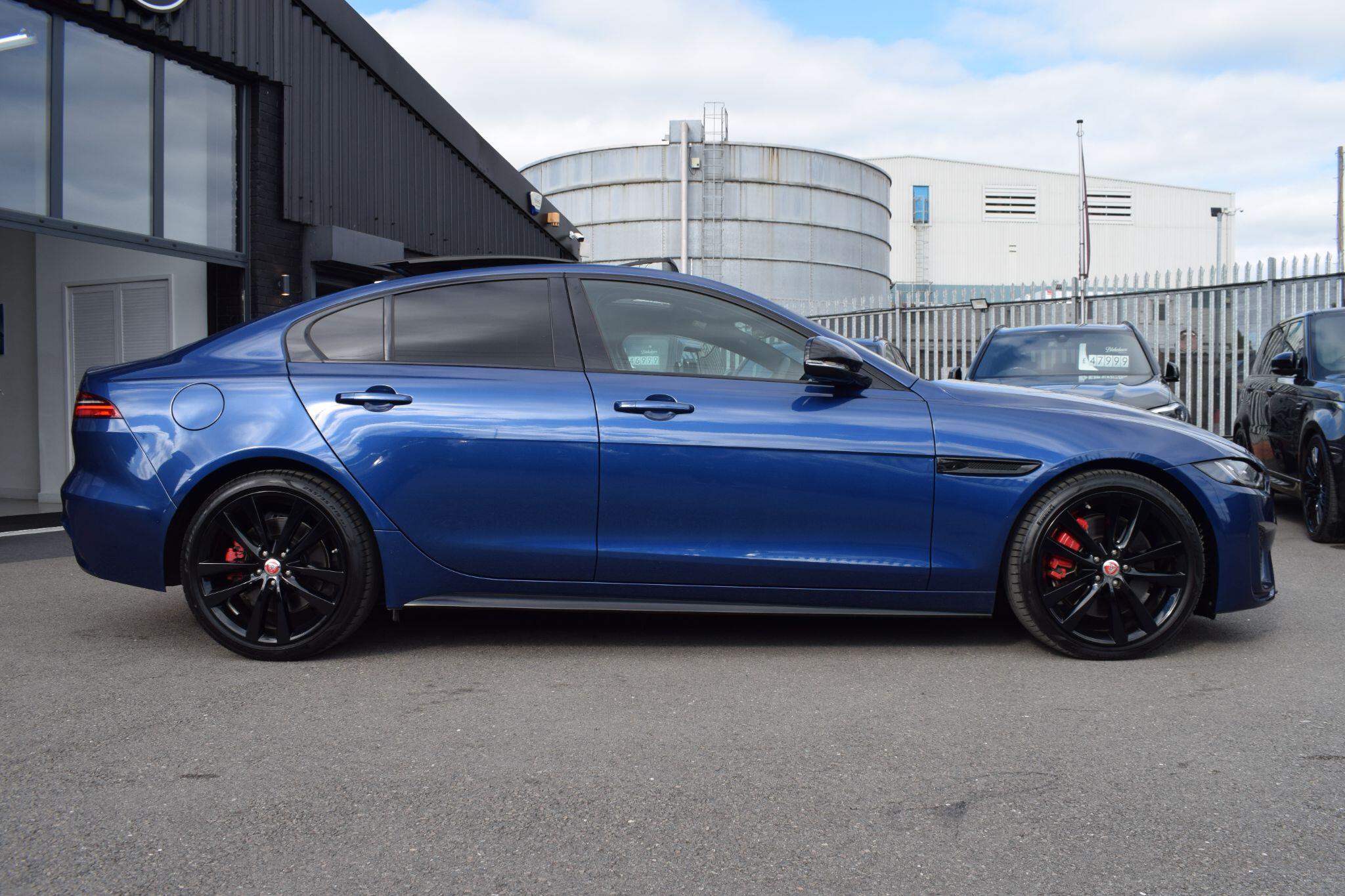 Jaguar Xe view 4