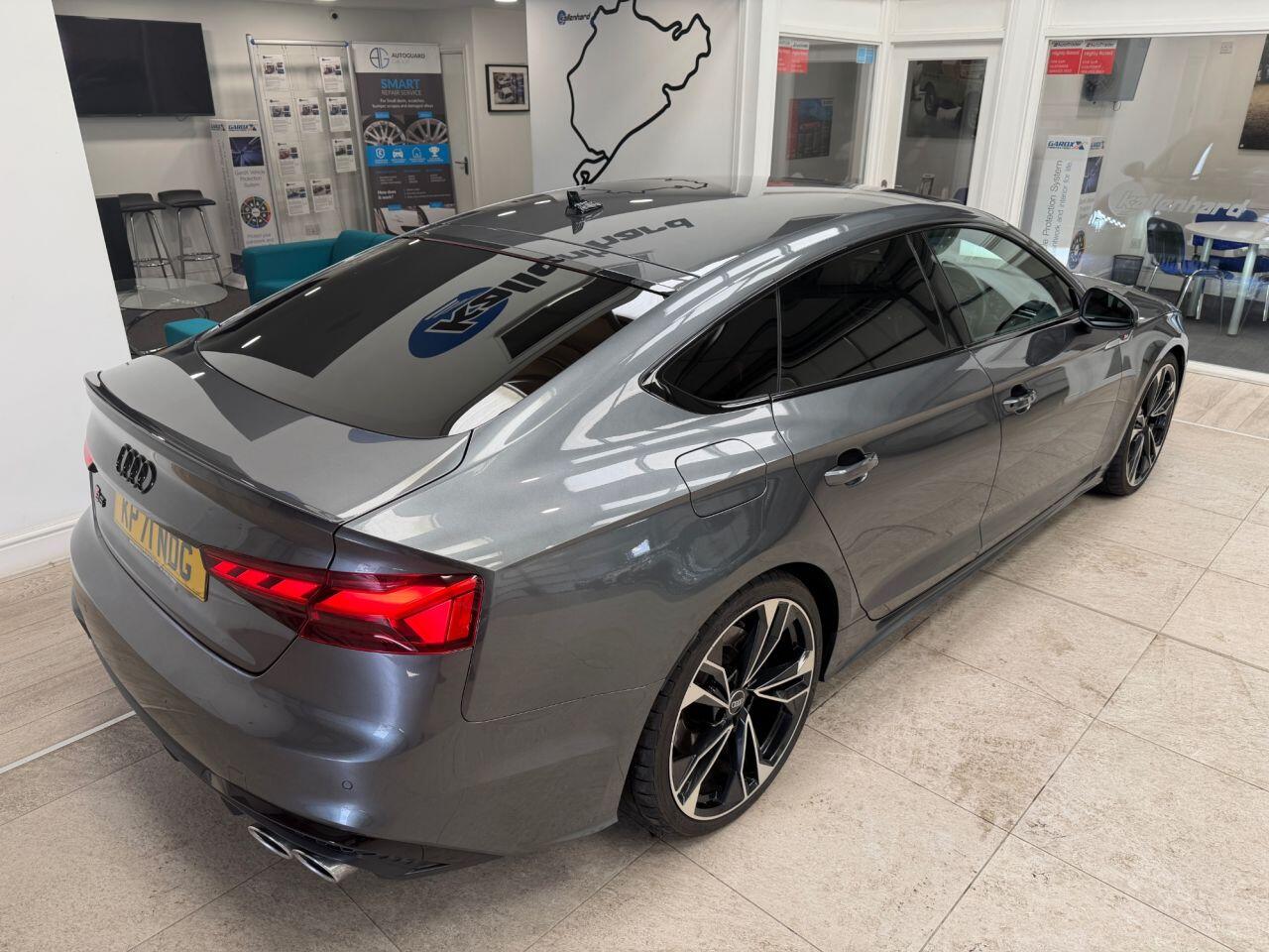 Audi S5 view 24