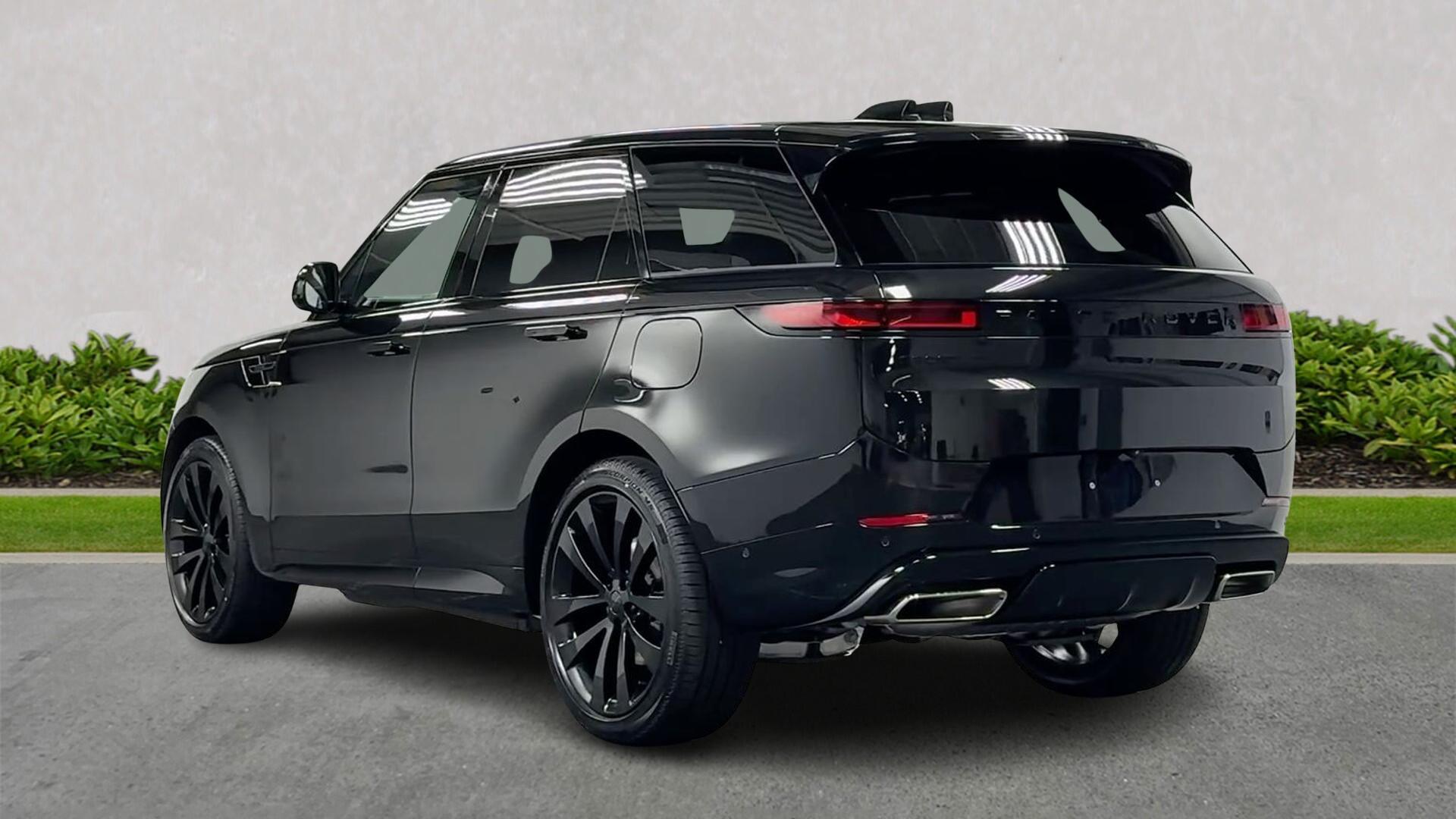 Land Rover Range Rover Sport view 2