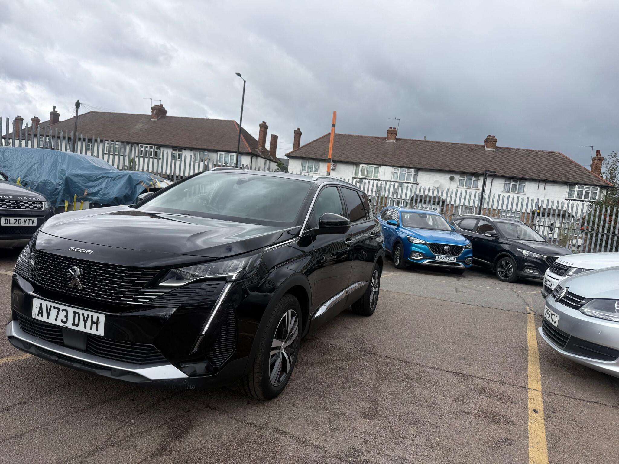 Peugeot 5008 view 4