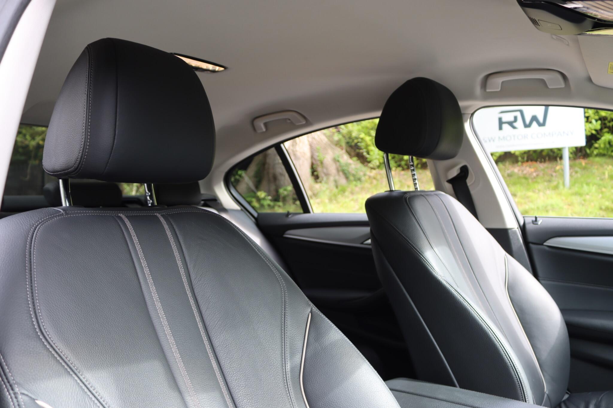 BMW 5 Series view 22
