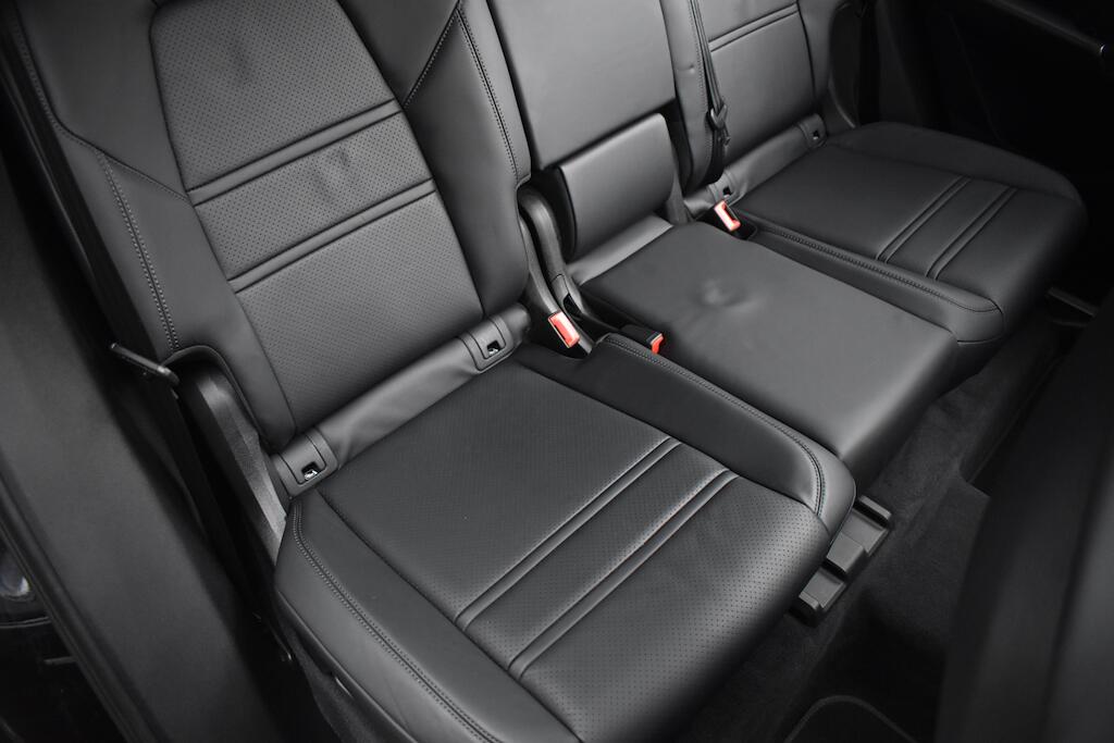 Porsche Cayenne view 44