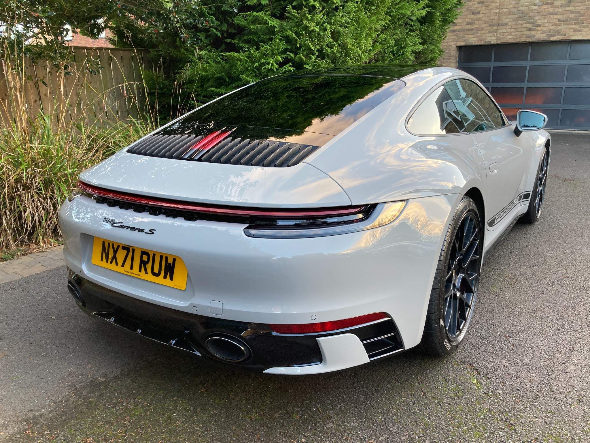 Porsche 911 view 17