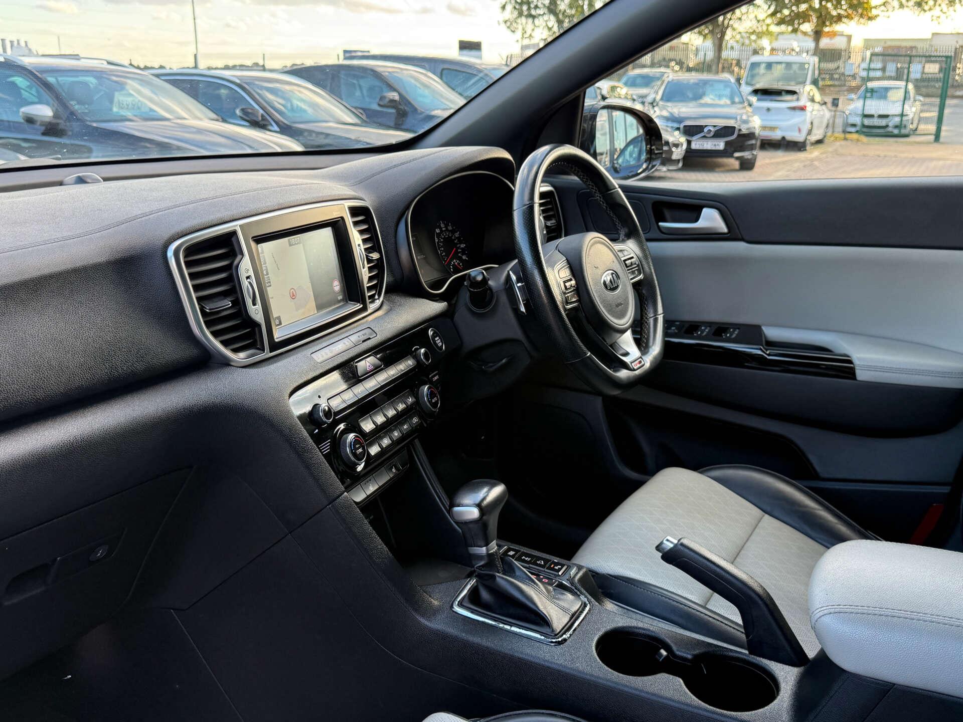 Kia Sportage view 70