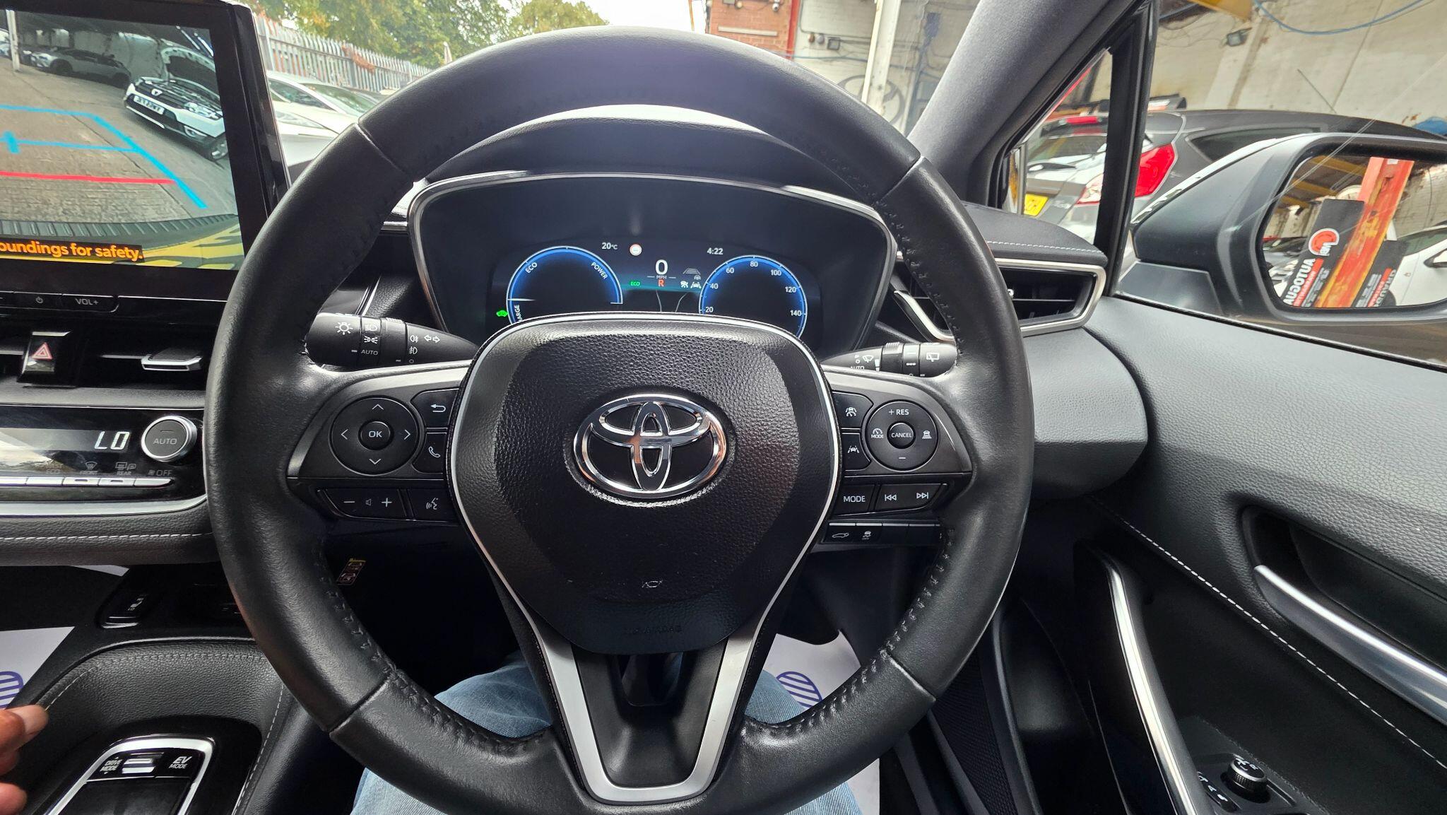 Toyota Corolla view 25