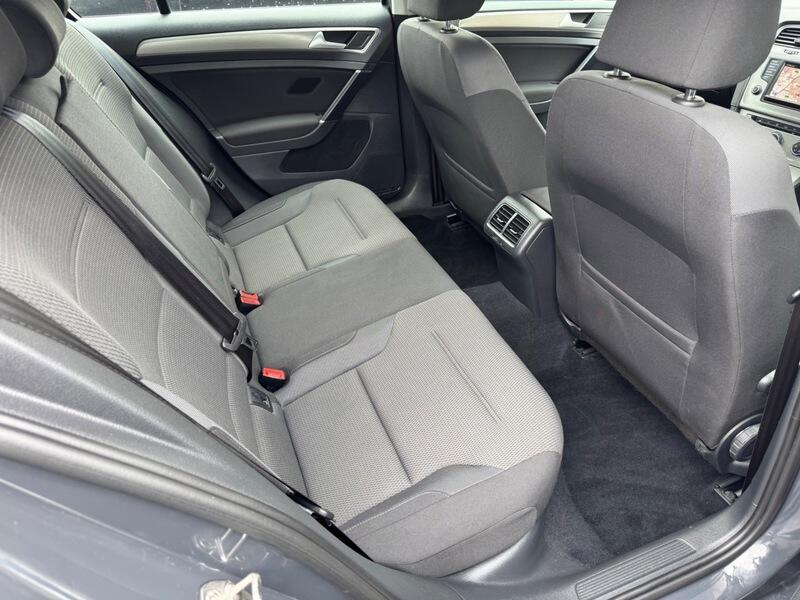 Volkswagen Golf view 13
