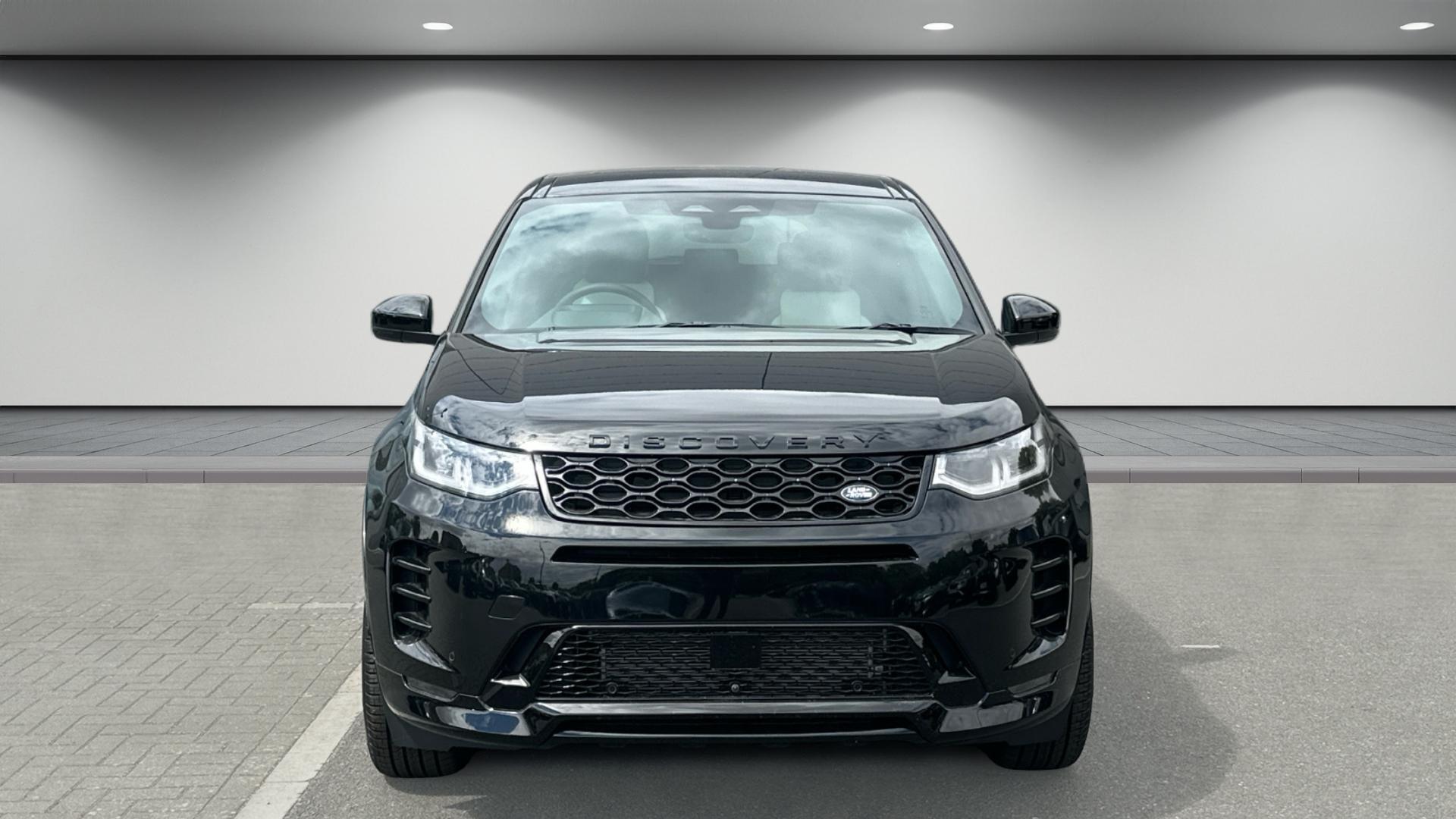 Land Rover Discovery Sport view 8