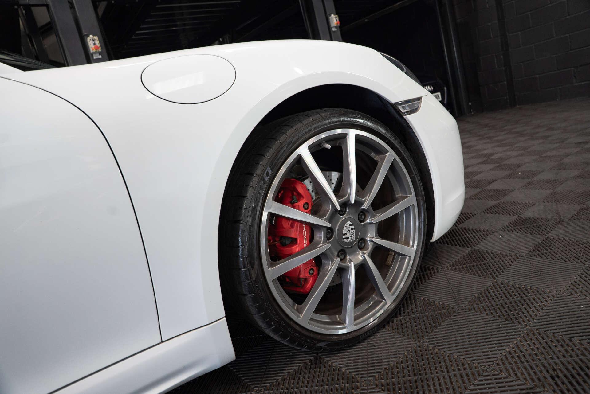 Porsche Cayman view 27