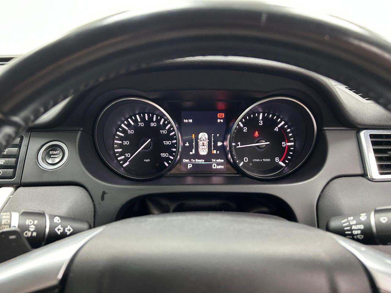 Land Rover Discovery Sport view 15