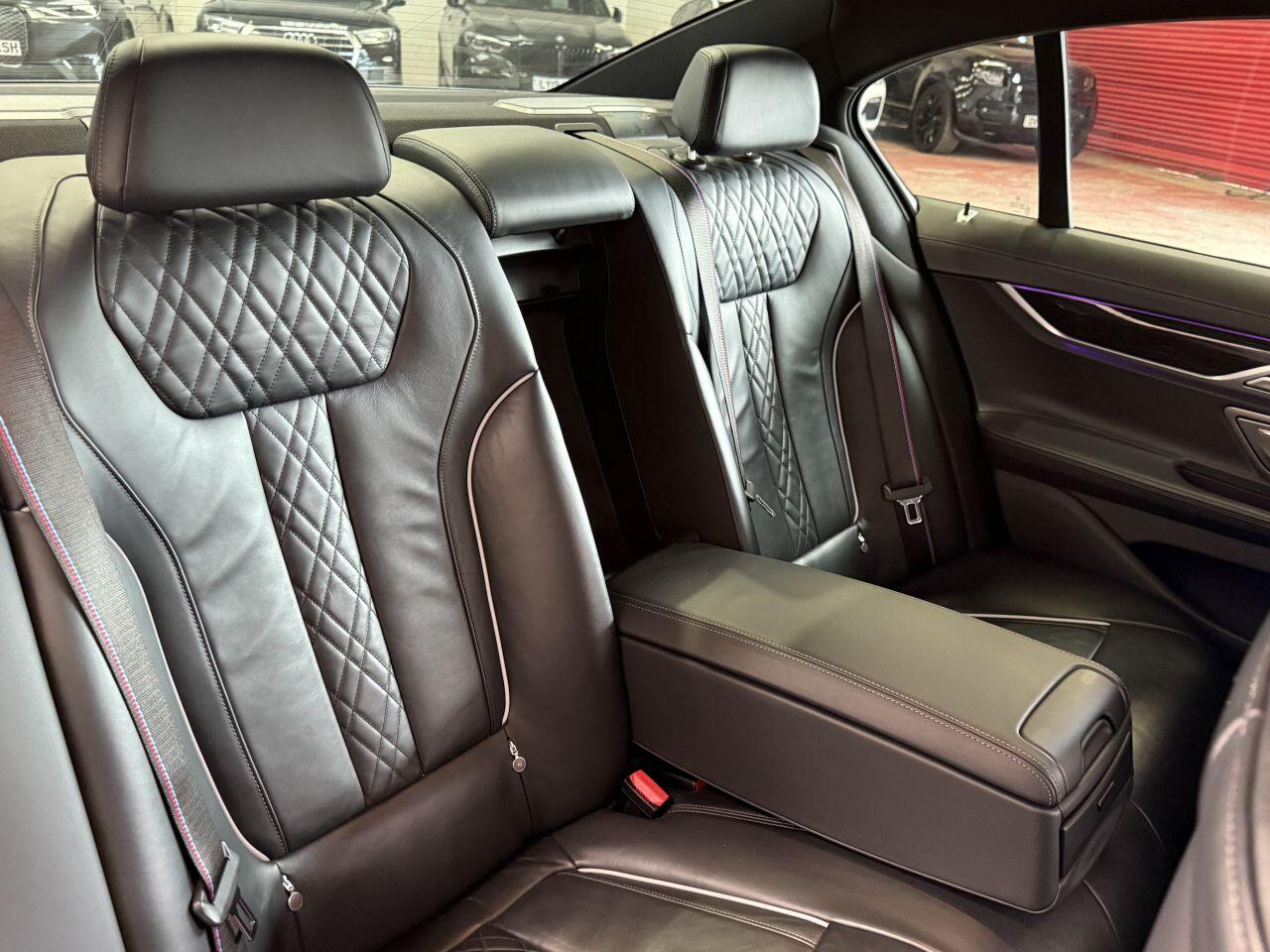 BMW 7 Series view 69