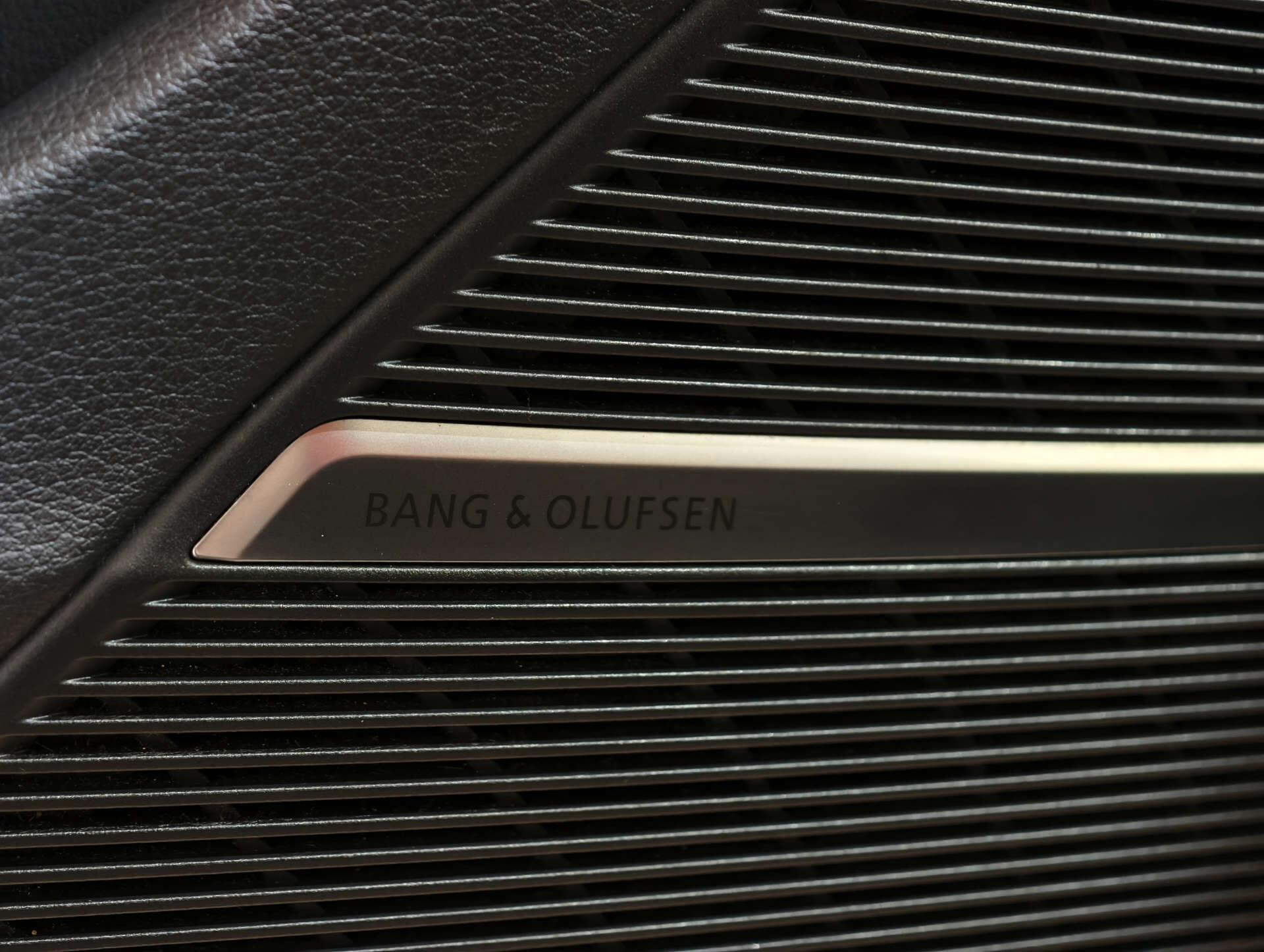 Audi SQ8 view 22