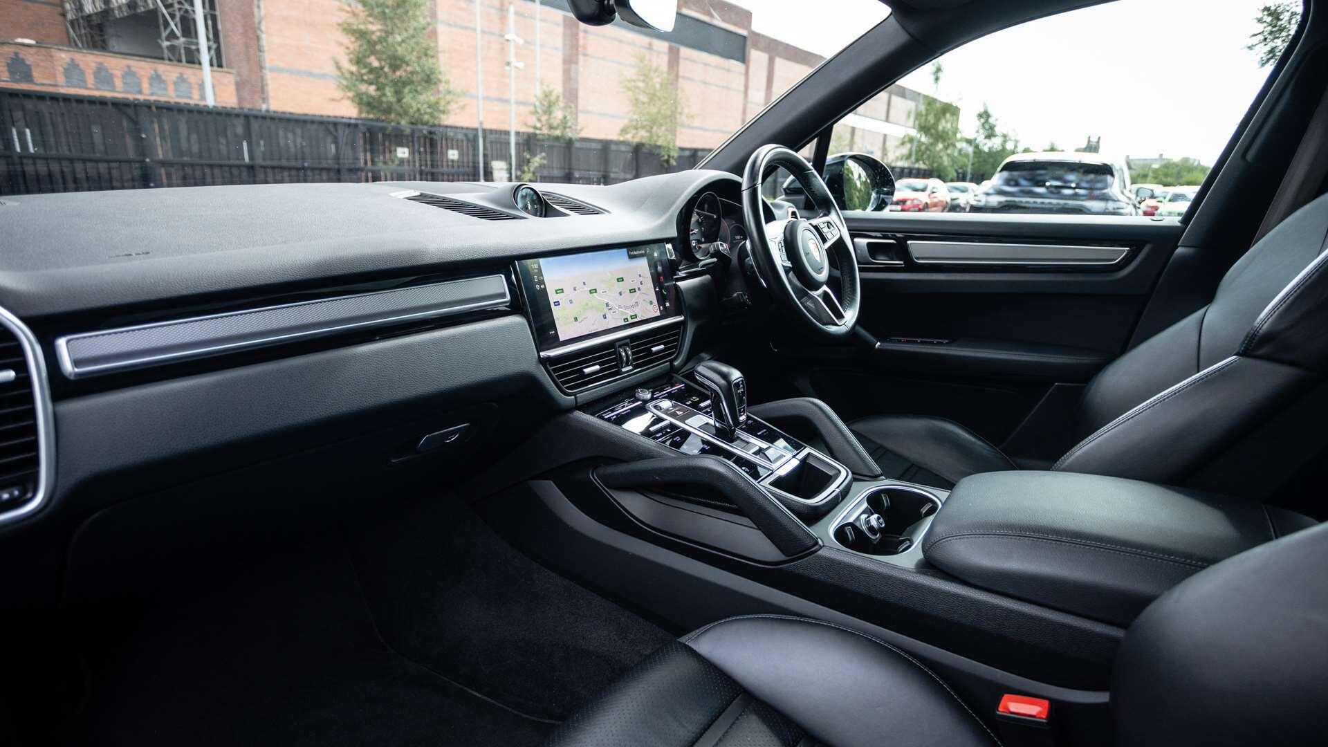 Porsche Cayenne view 5