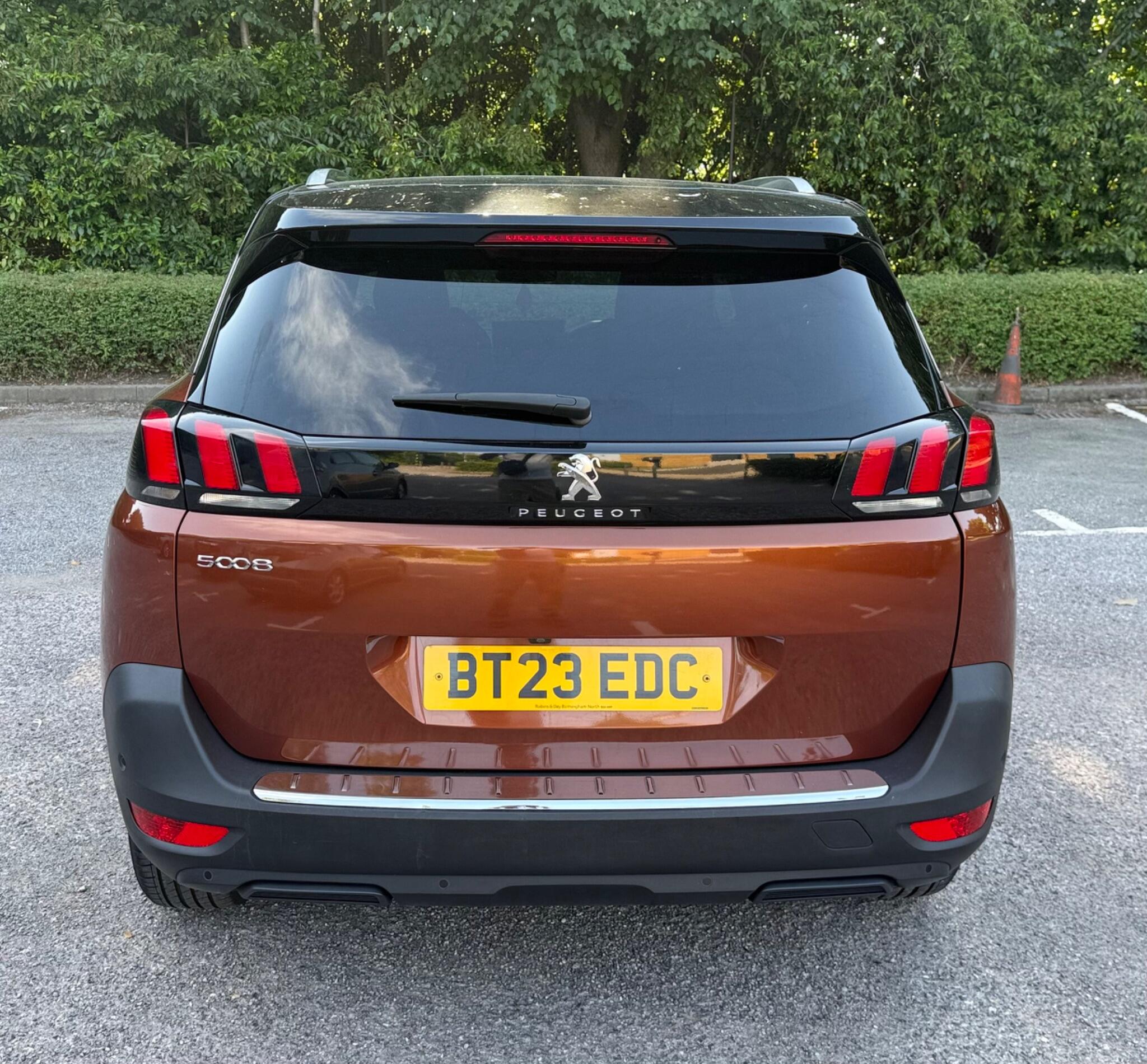 Peugeot 5008 view 6