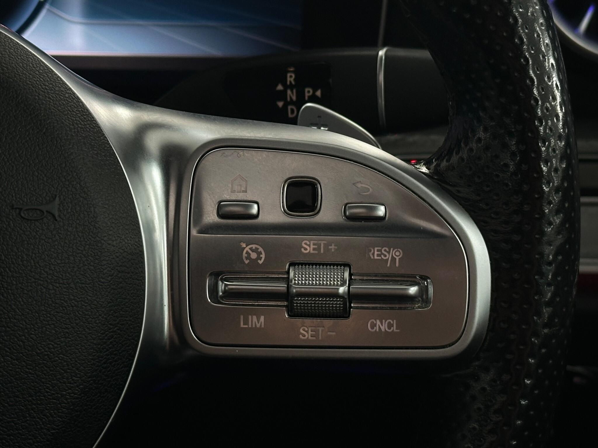 Mercedes-Benz CLS view 29