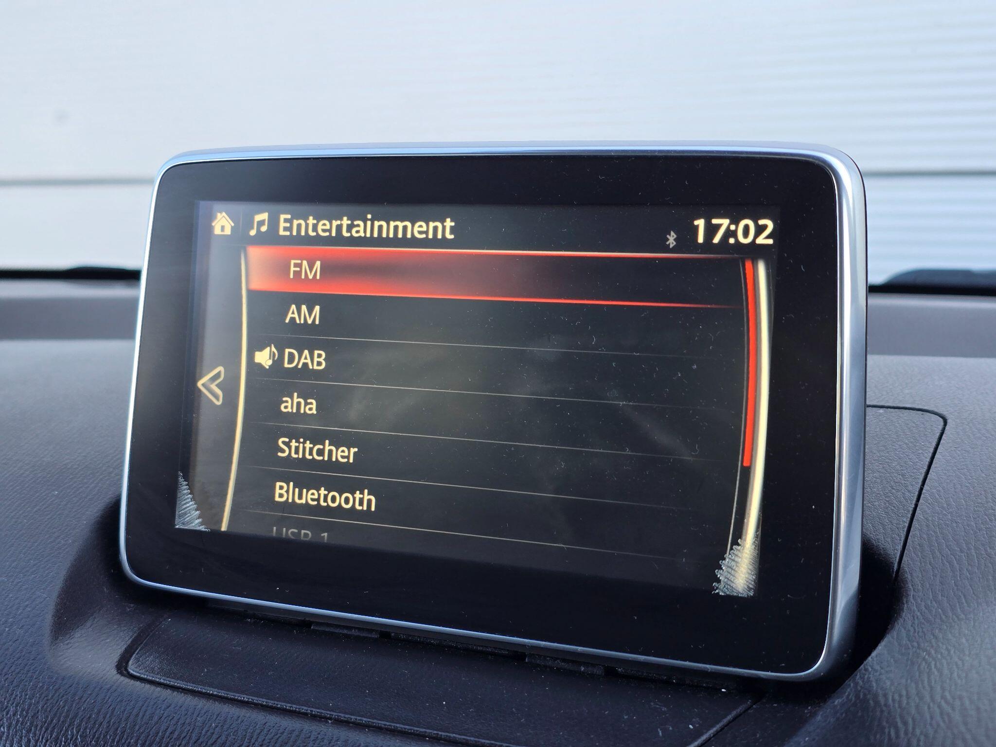 Mazda Mazda2 view 19