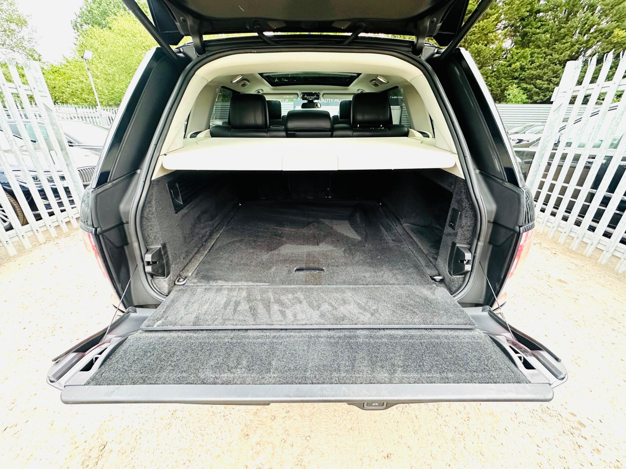 Land Rover Range Rover view 65