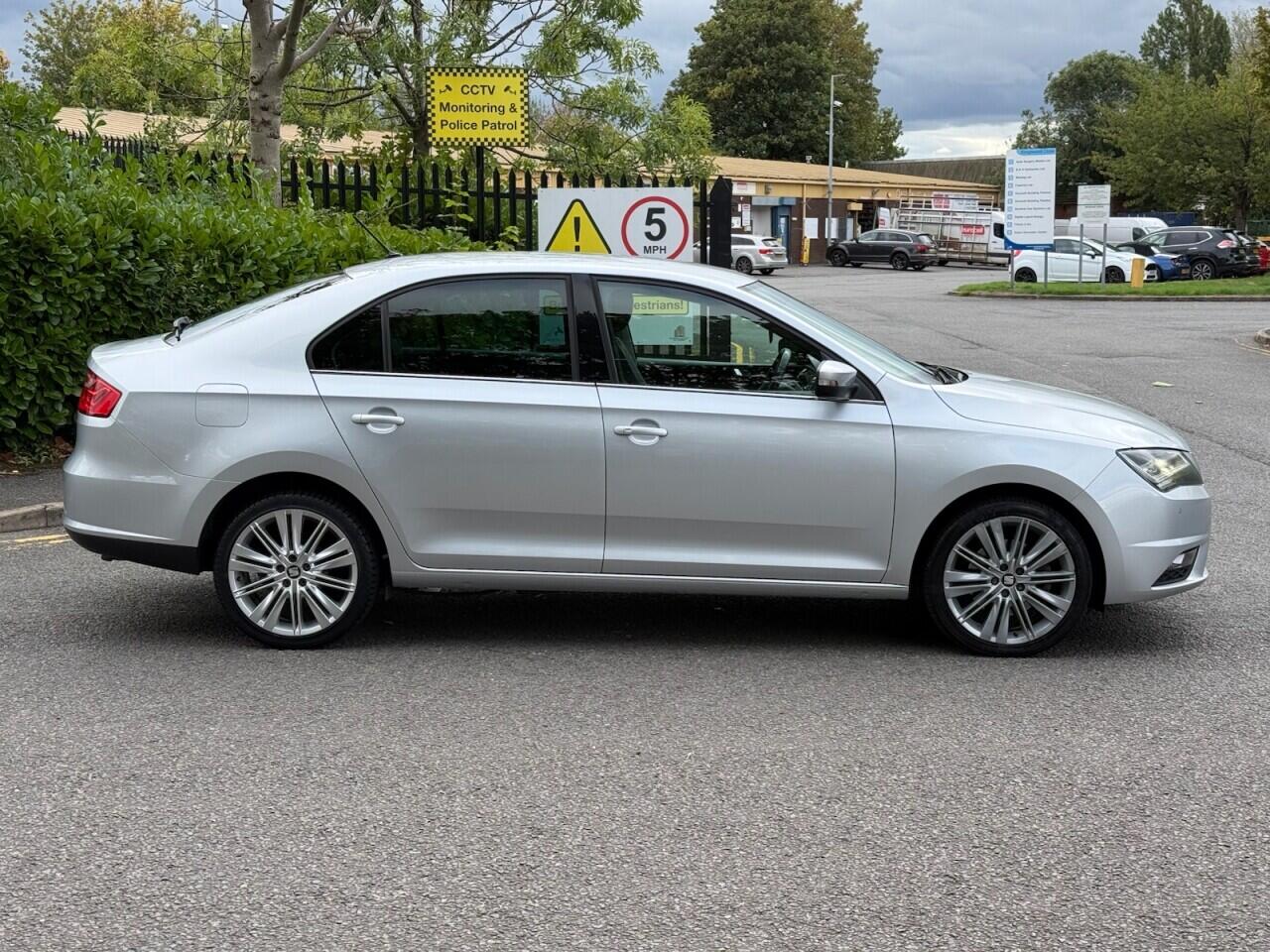 Seat Toledo view 8