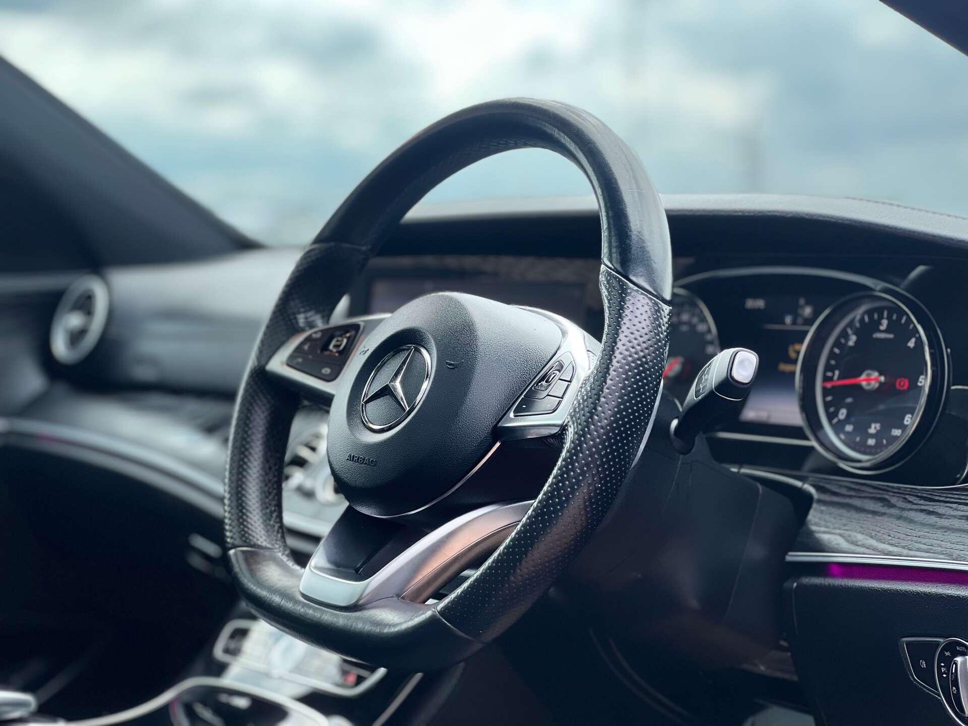 Mercedes-Benz E-Class view 18