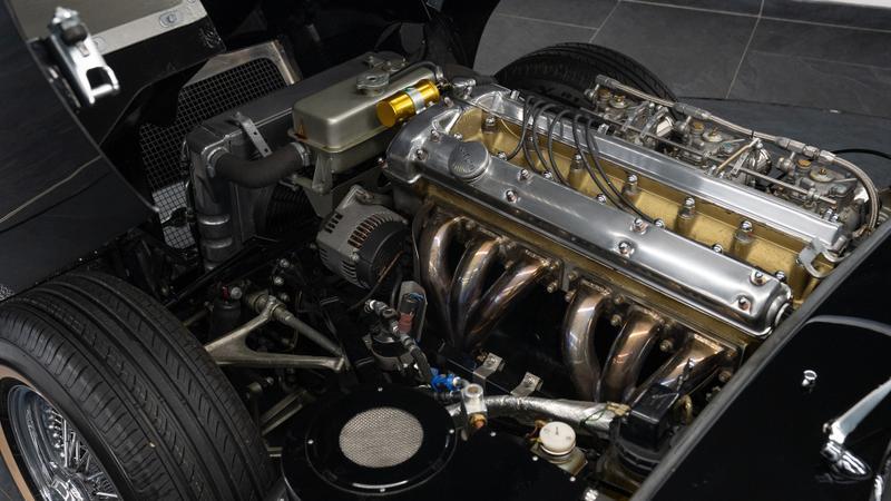 Jaguar E-Type view 22