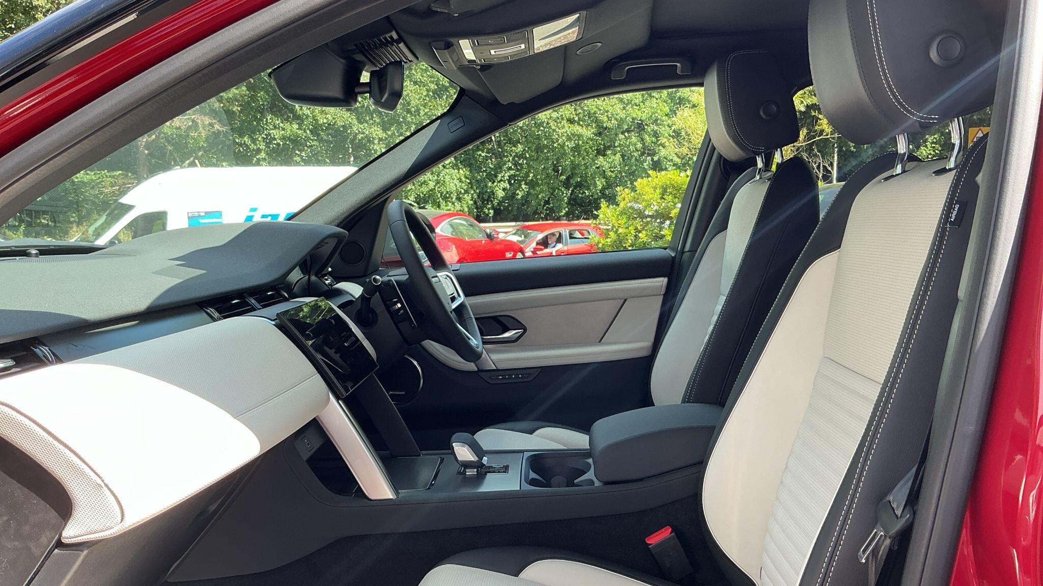 Land Rover Discovery Sport view 24