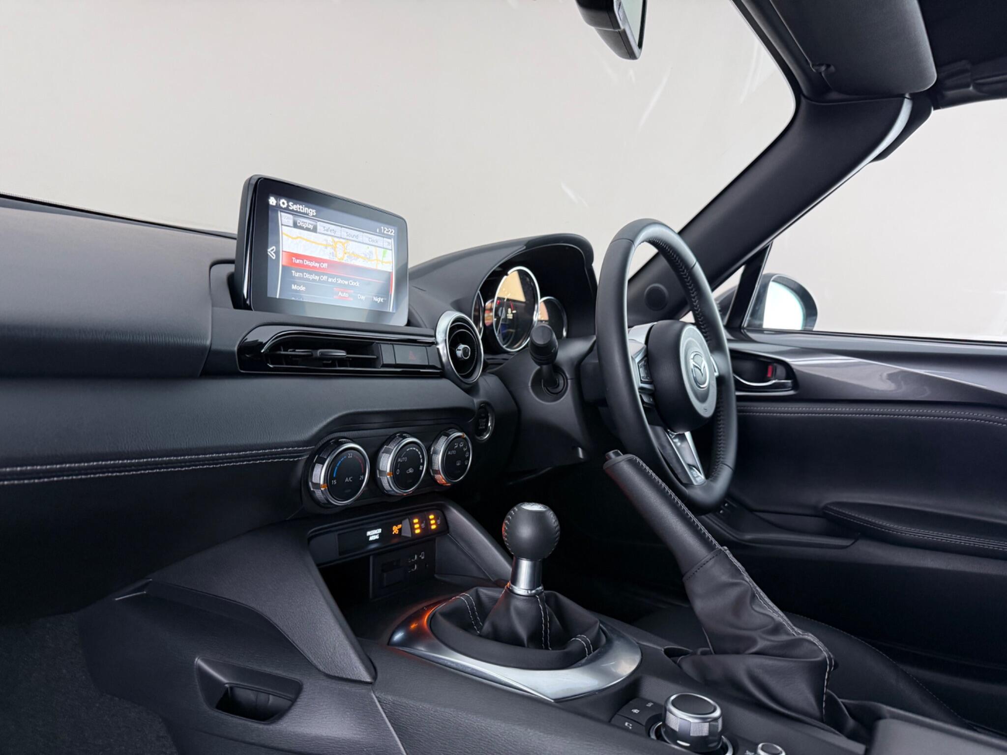 Mazda MX-5 view 4