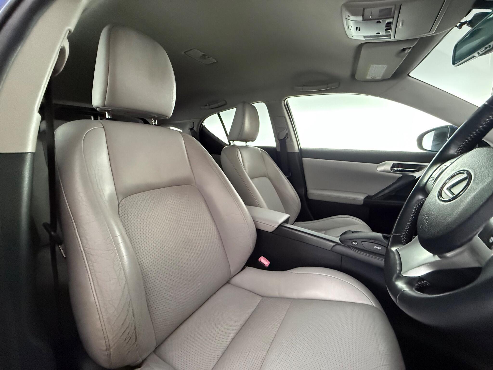 Lexus CT view 26